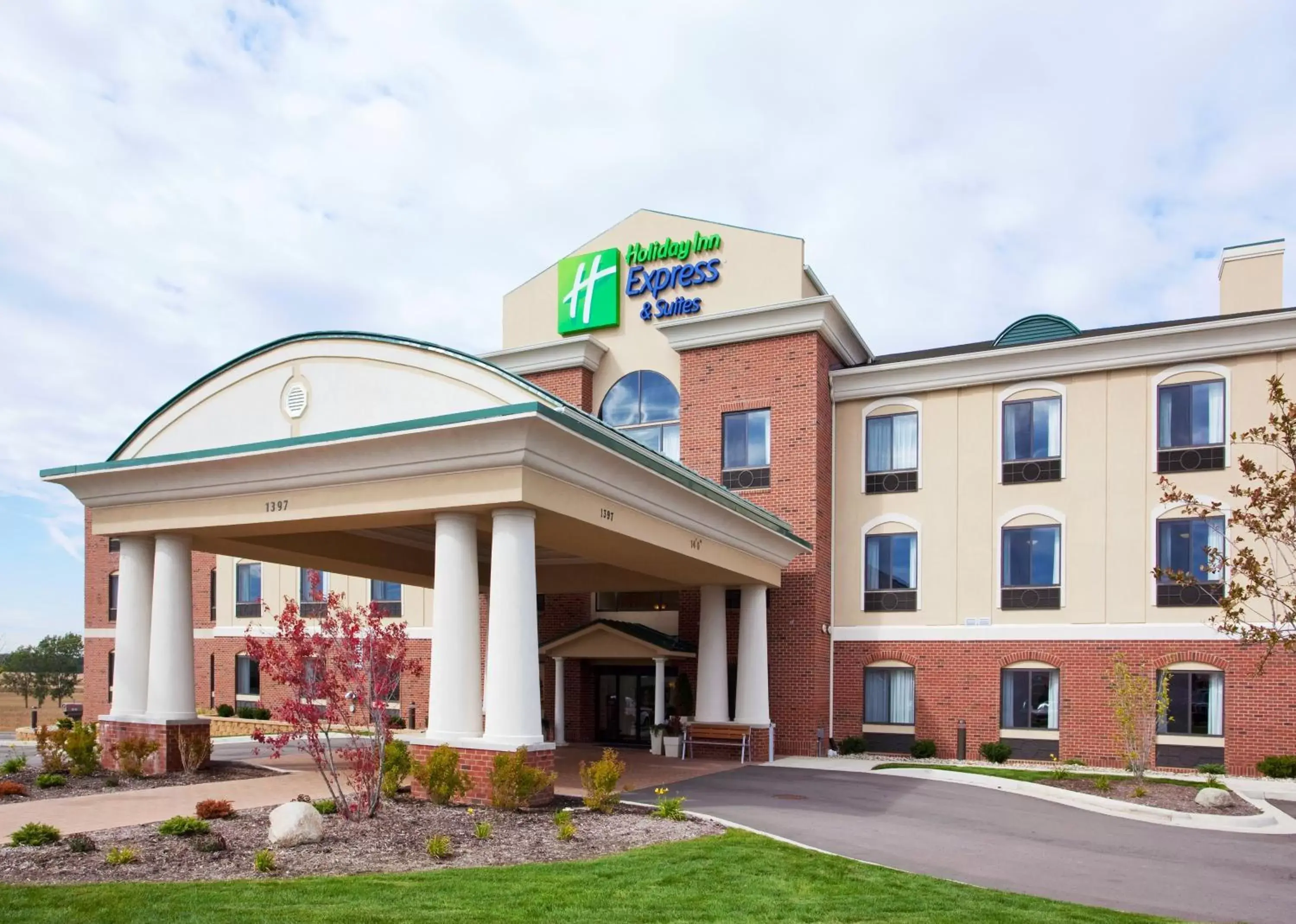Property Building in Holiday Inn Express Hotel & Suites Howell, an IHG Hotel