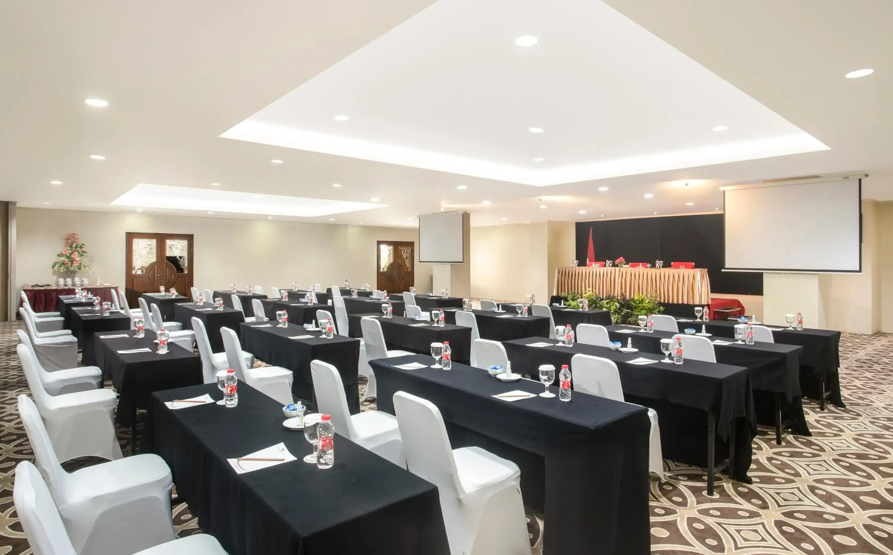 Banquet/Function facilities in Merapi Merbabu Hotels
