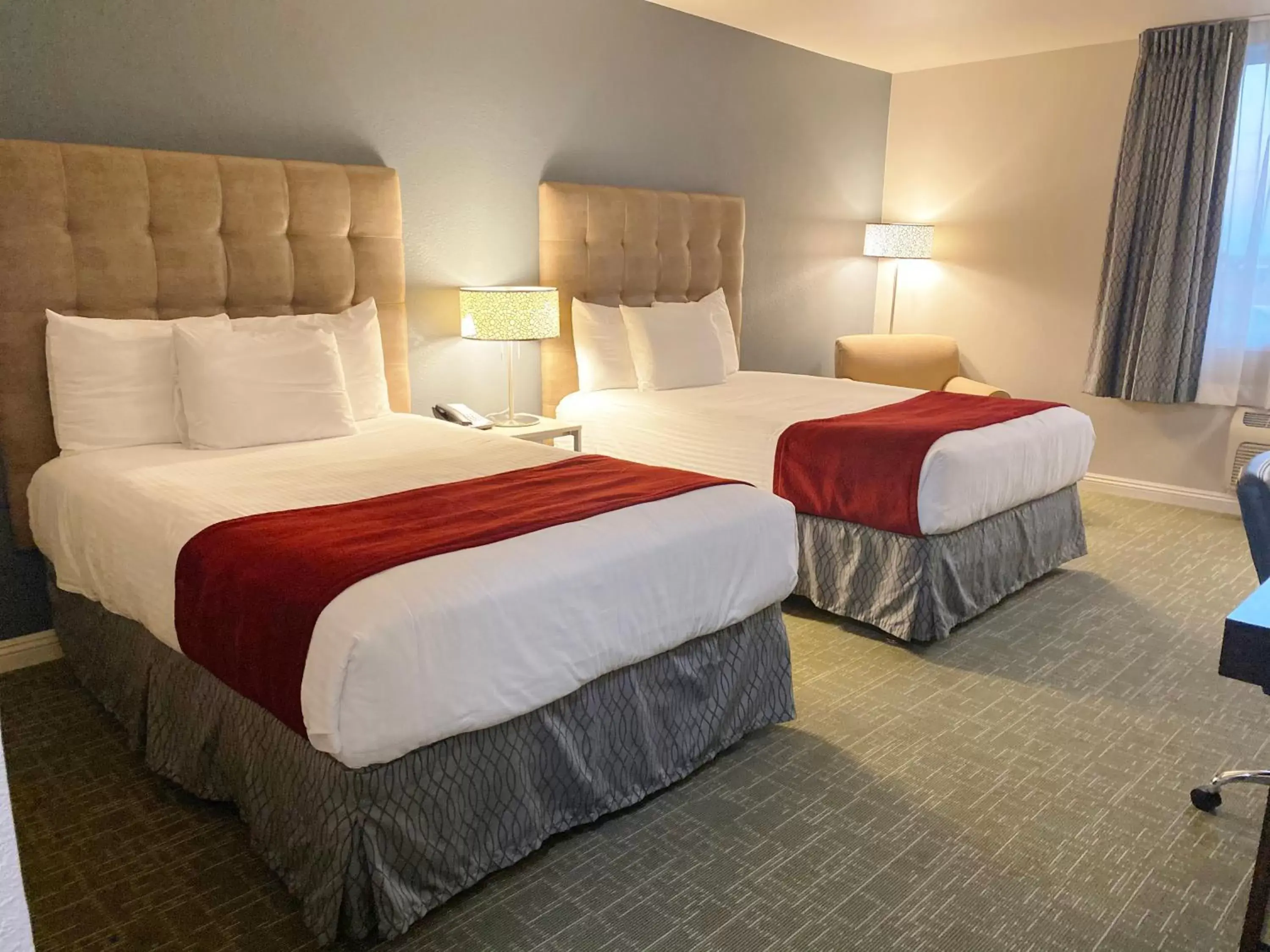 Standard Double Room in Redac Gateway Hotel Torrance