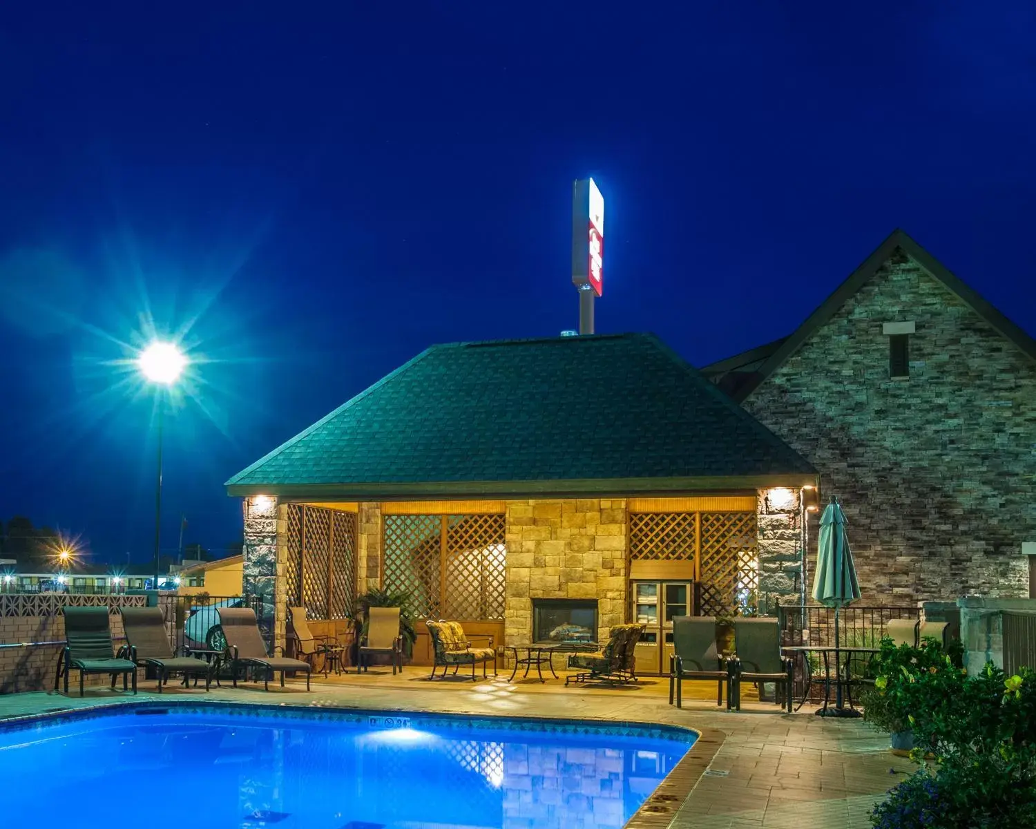 Property building, Swimming Pool in Best Western Plus Weatherford