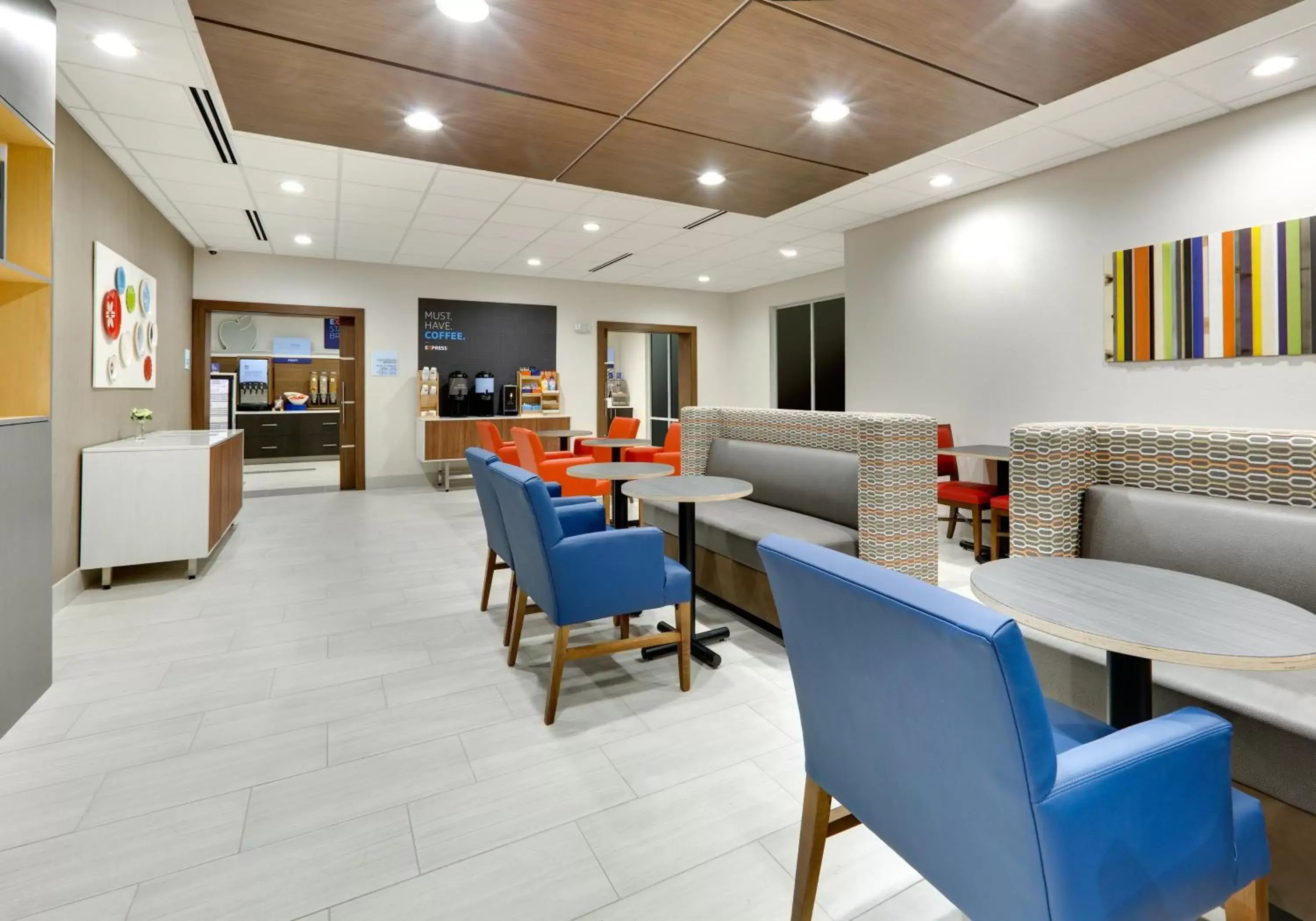 Breakfast in Holiday Inn Express & Suites - Plano - The Colony by IHG Breakfast in Holiday Inn Express & Suites - Plano - The Colony by IHG