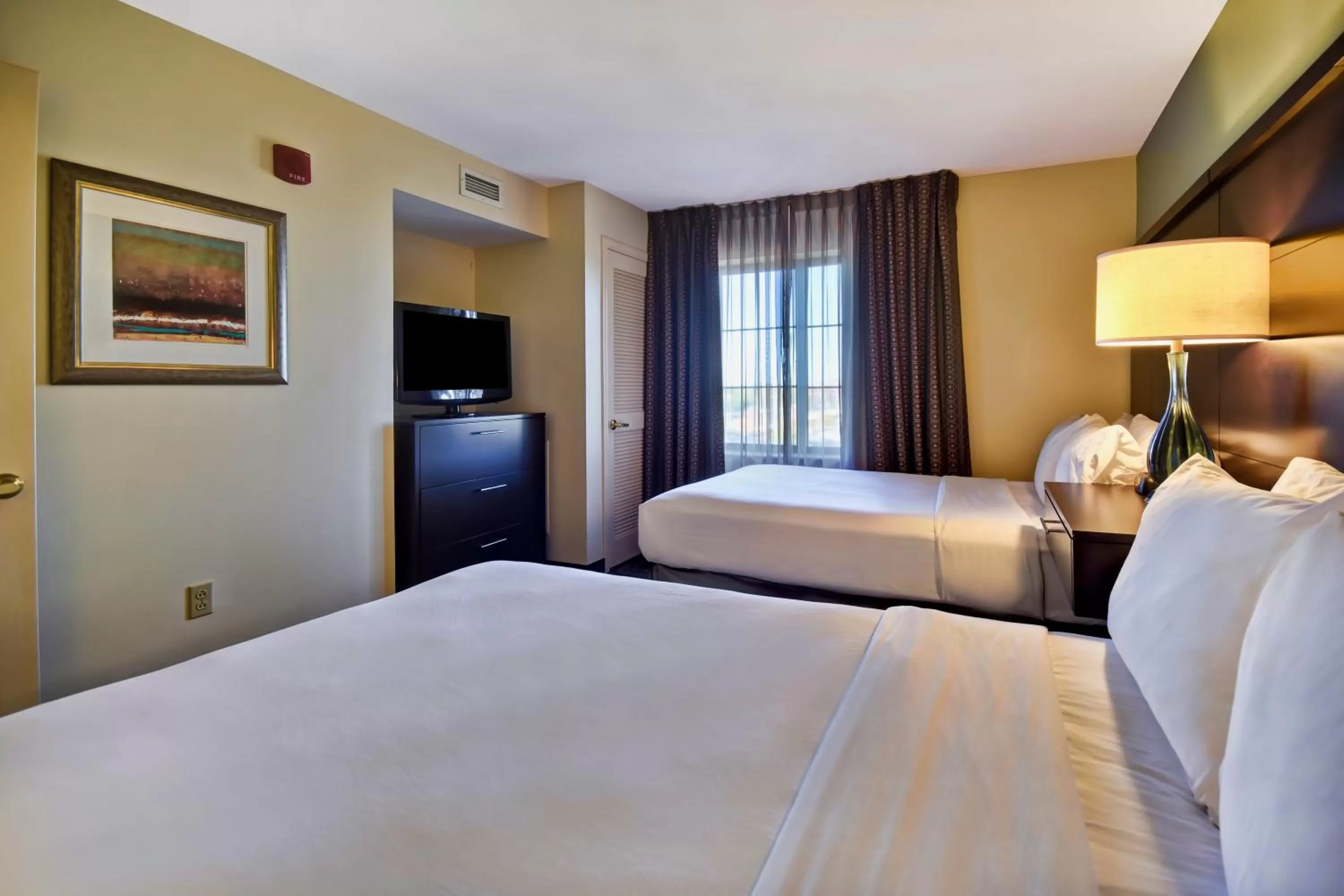 Deluxe Two-Bedroom Suite in Staybridge Suites Madison - East, an IHG Hotel