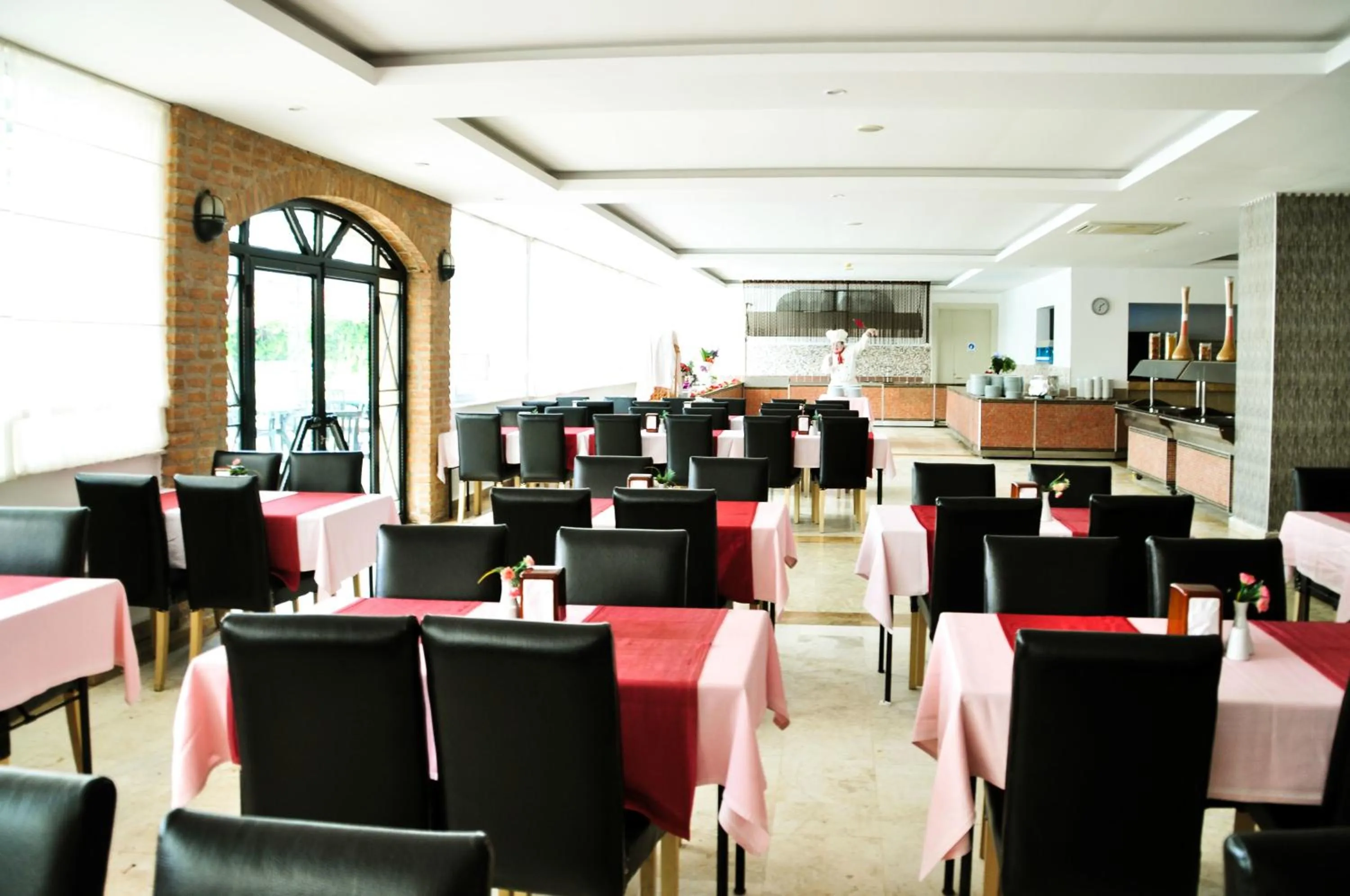 Restaurant/places to eat in Belkon Hotel
