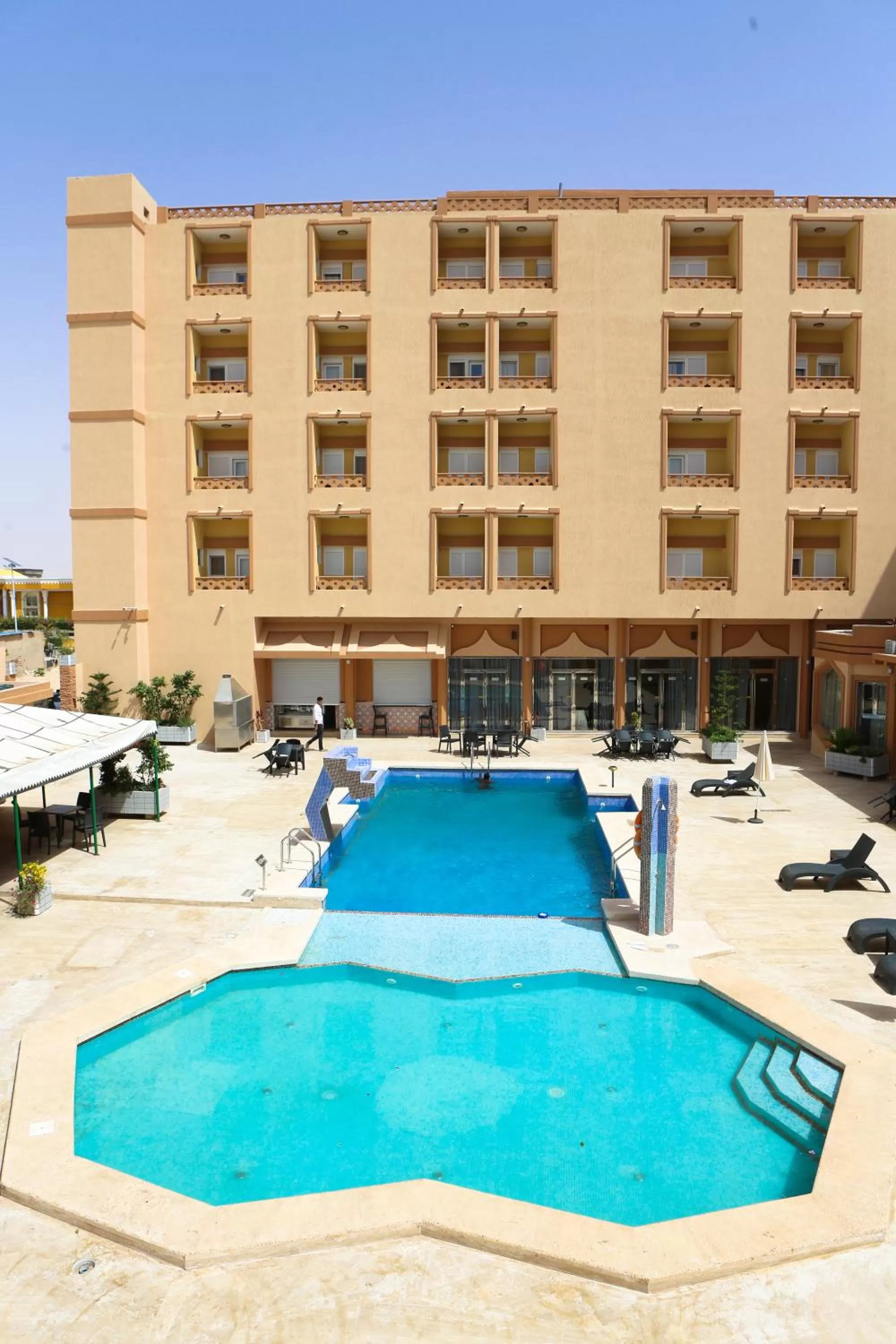 Swimming pool in Hotel Mauricenter Nouakchott