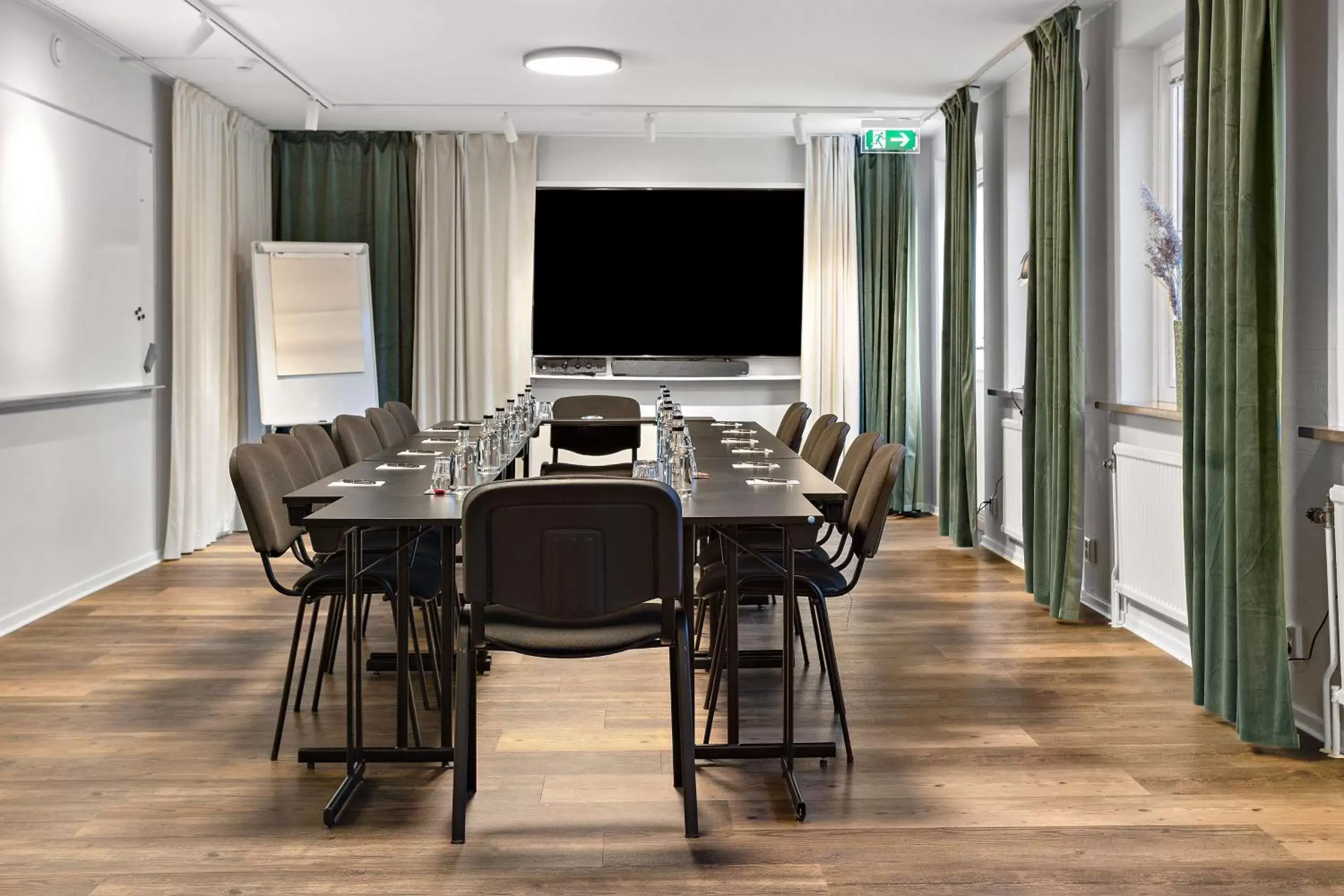 Meeting/conference room in Palm Tree Hotel, Best Western Signature Collection