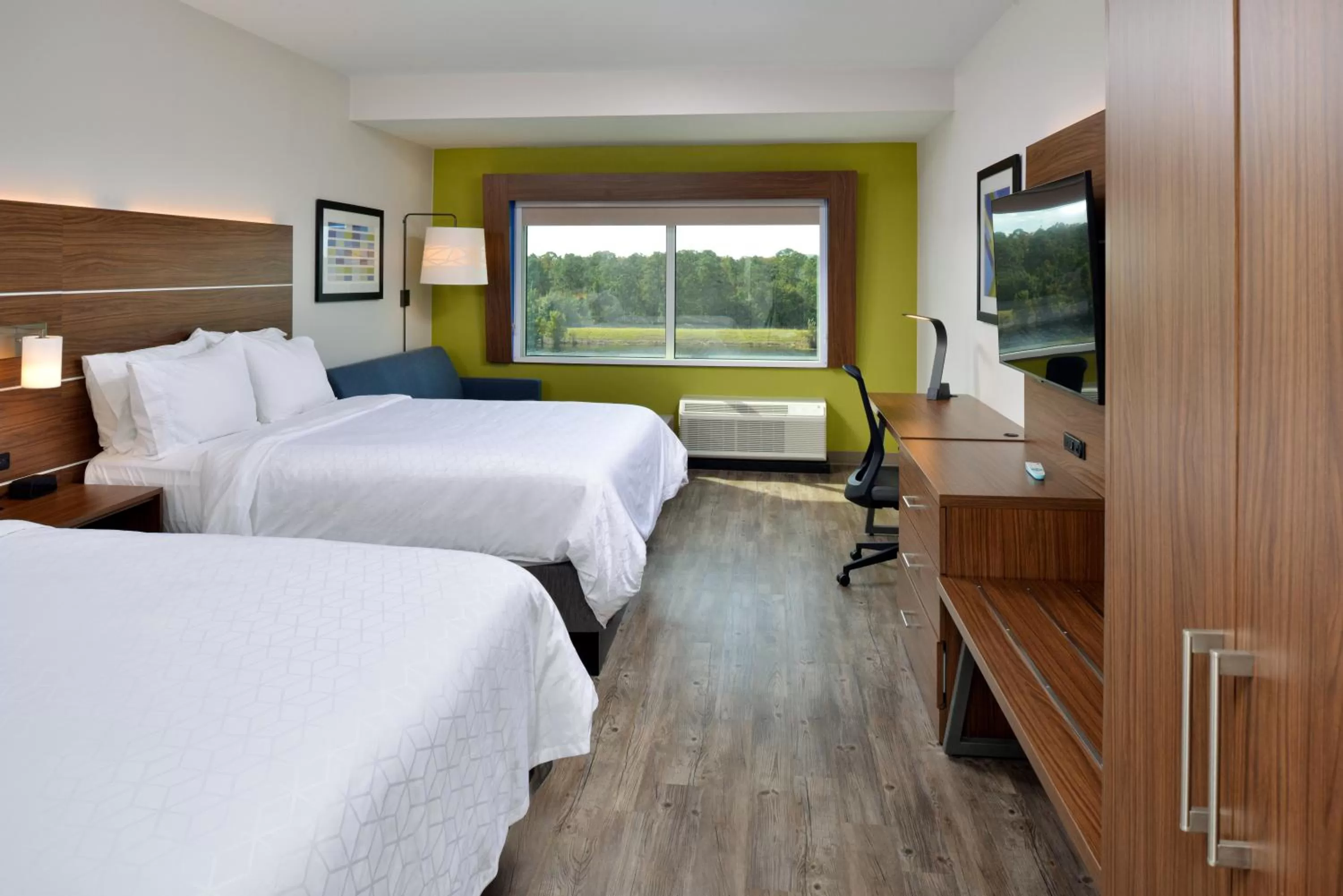 Bed in Holiday Inn Express Orlando - South Park by IHG