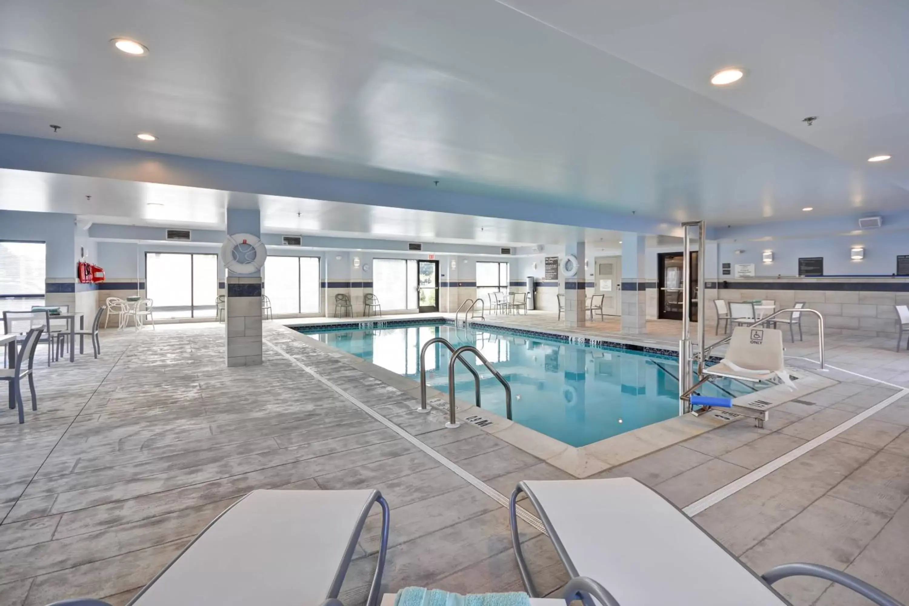 Swimming Pool in TownePlace Suites by Marriott Cranbury South Brunswick