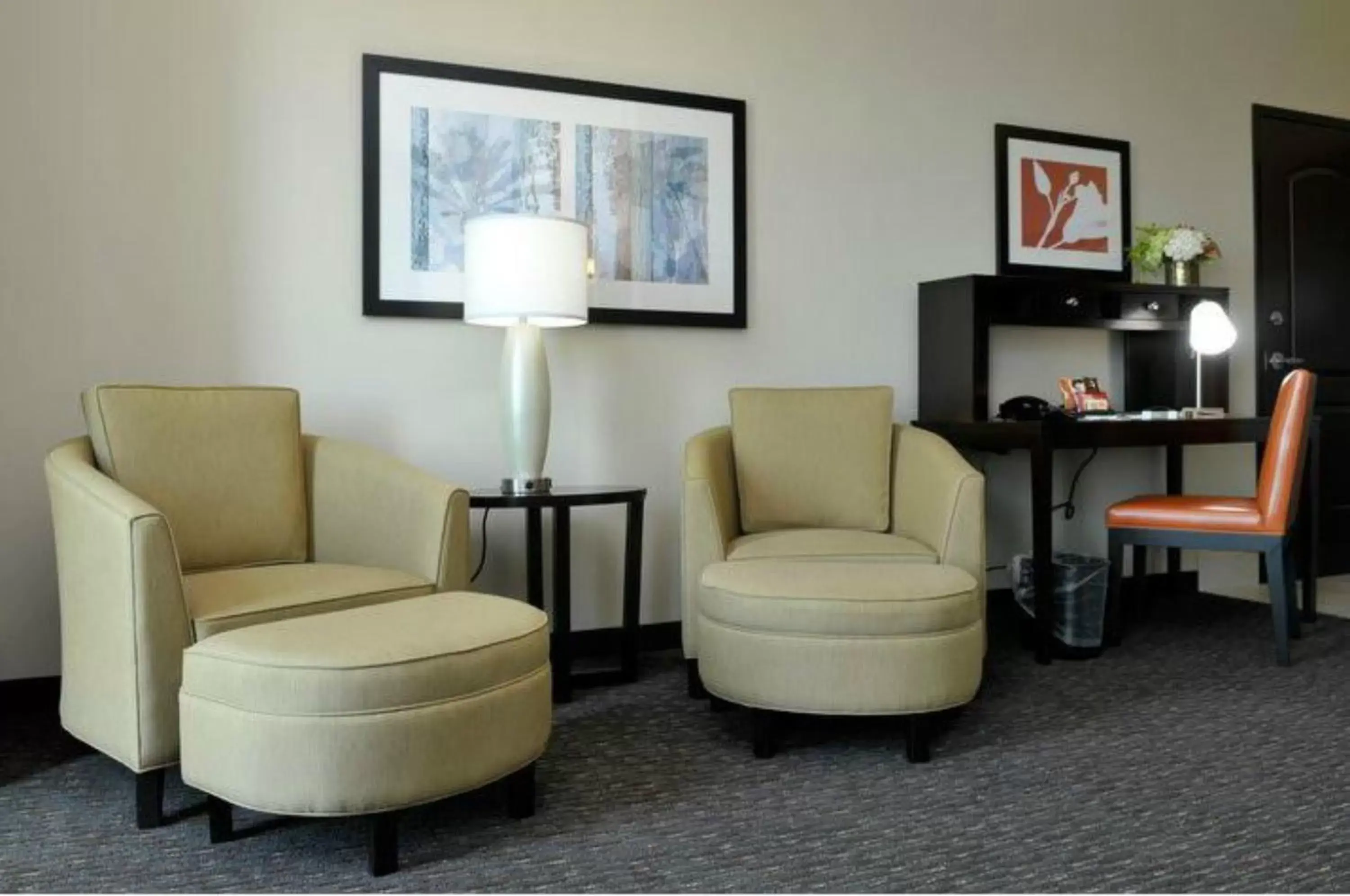Photo of the whole room, Seating Area in Staybridge Suites St. Petersburg FL, an IHG Hotel