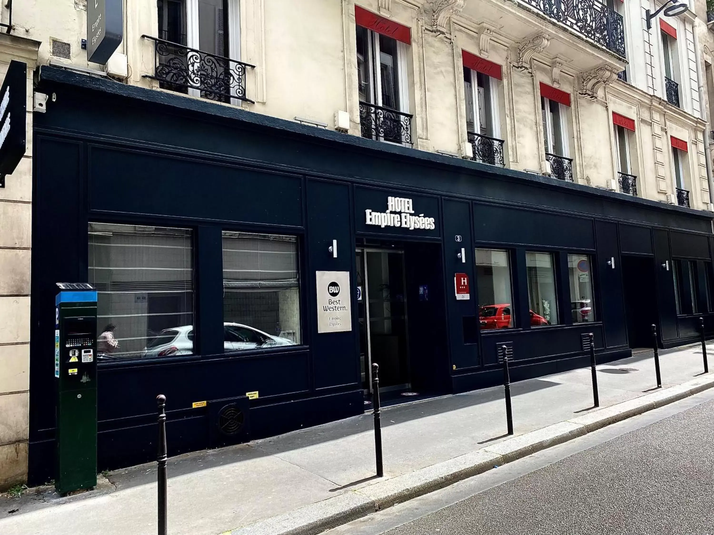 Property building in Best Western Empire Elysees Property building in Best Western Empire Elysees