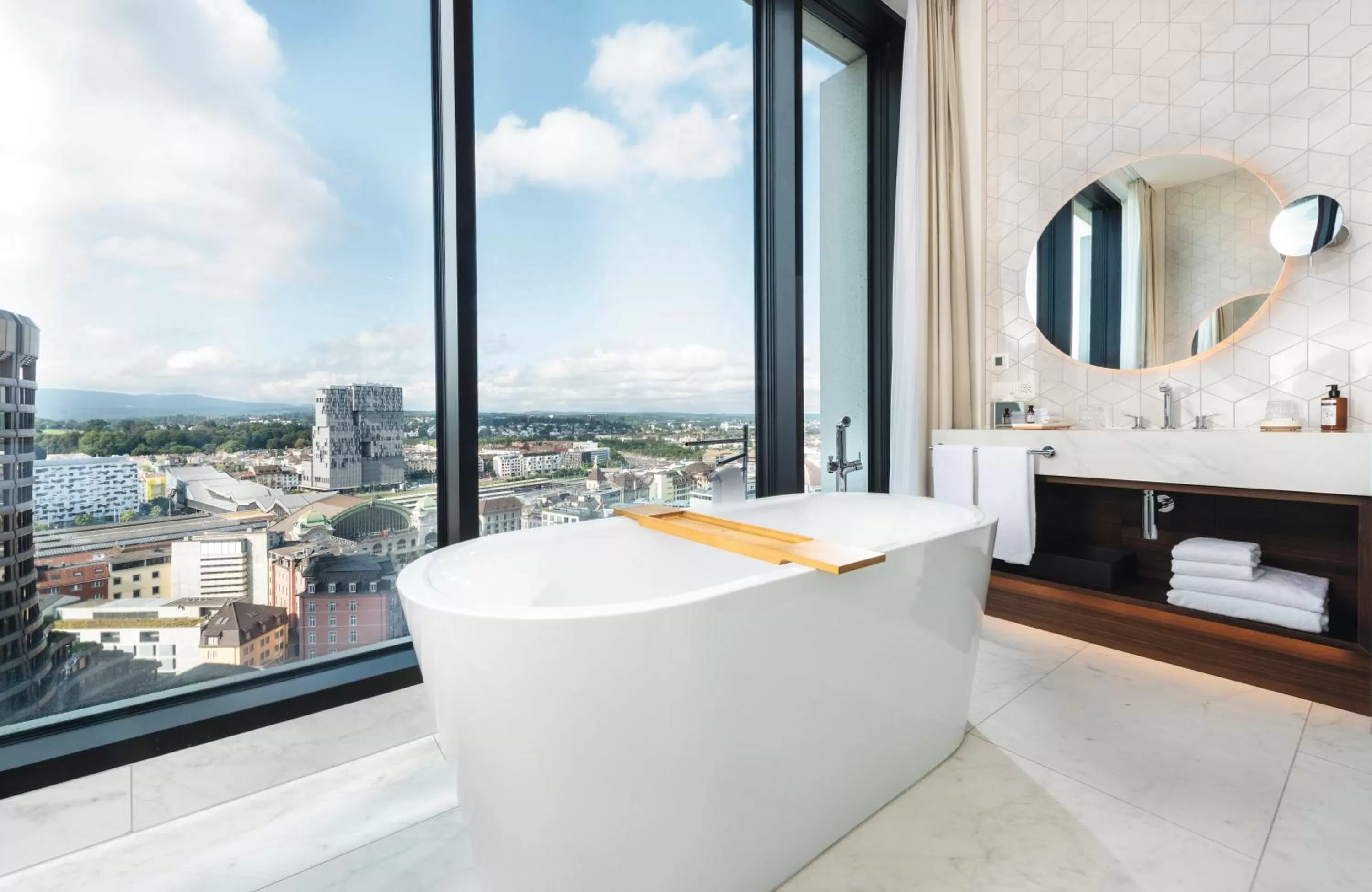 Bathroom in Mövenpick Hotel Basel