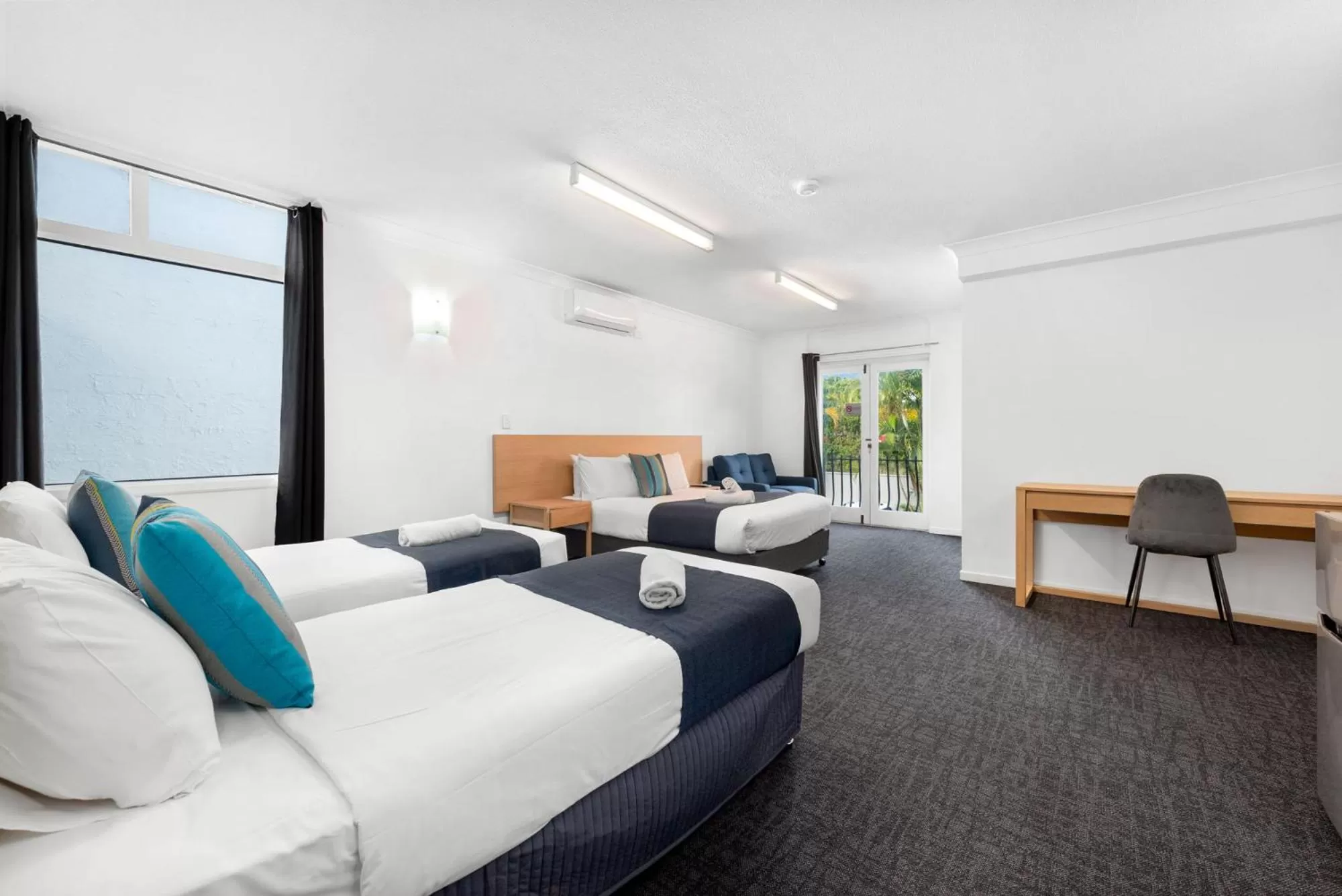 Bed in Hamilton Brisbane Airport Hotel