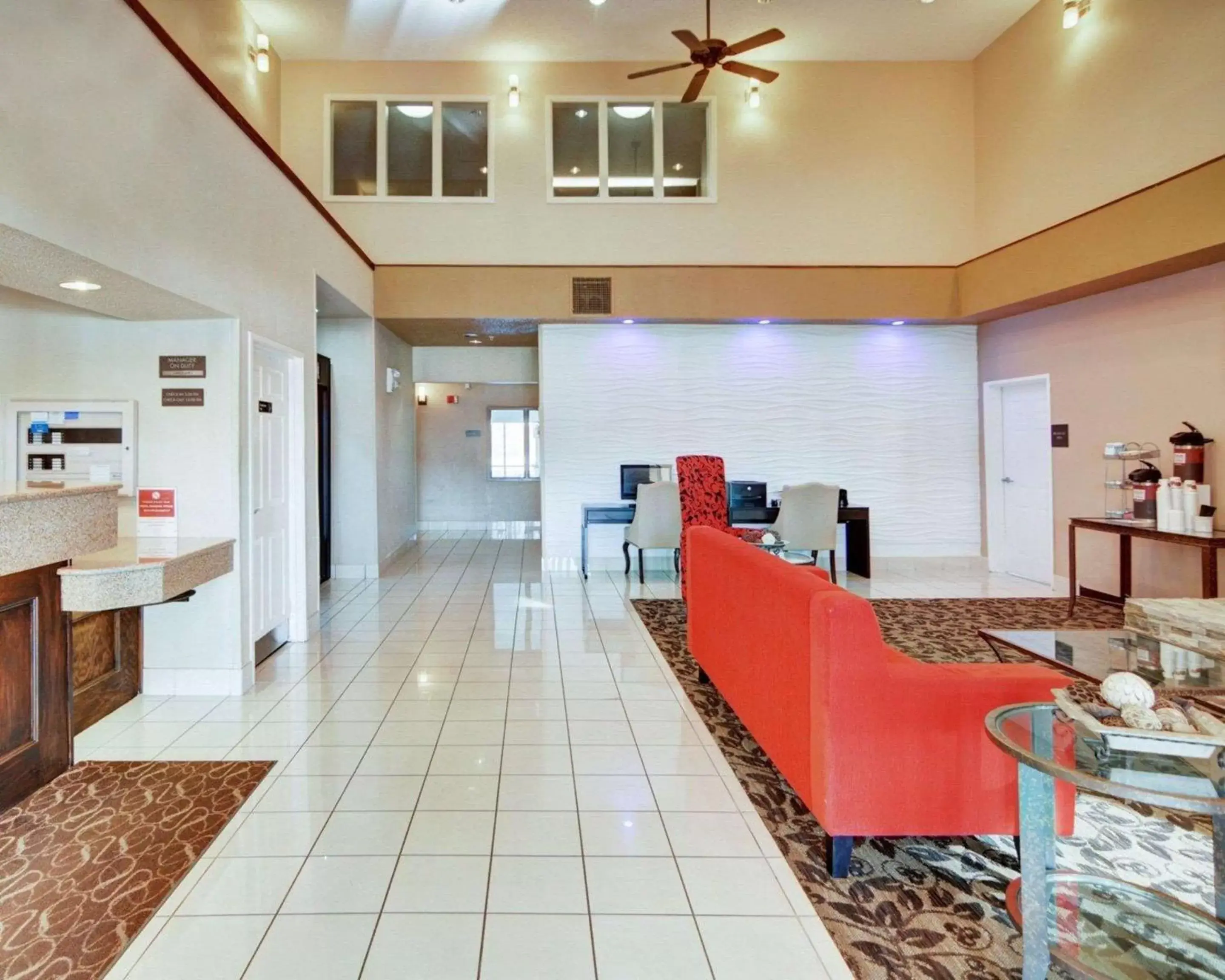 Lobby or reception in Comfort Suites Longview North