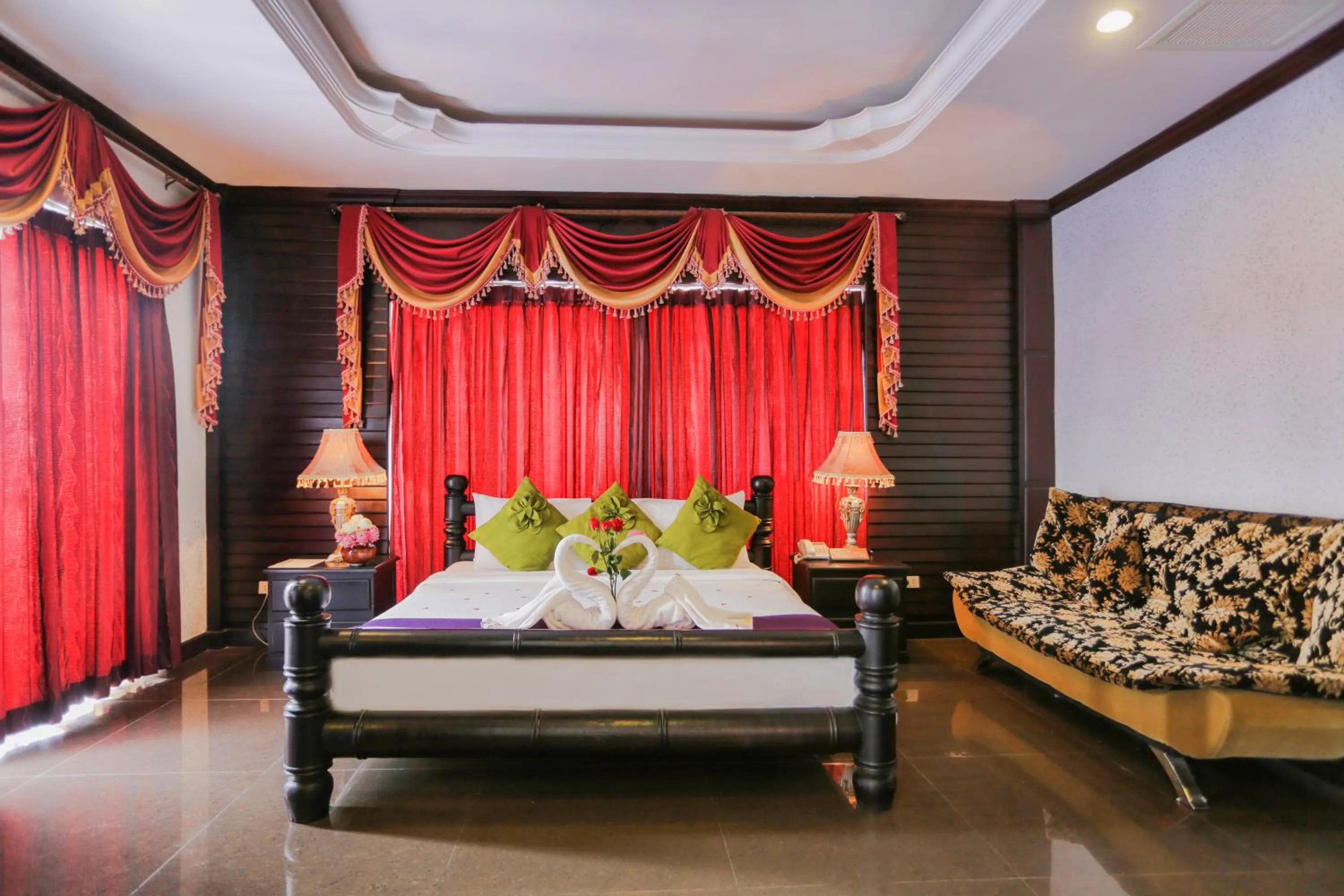 Bed in Lucky Angkor Hotel & Spa
