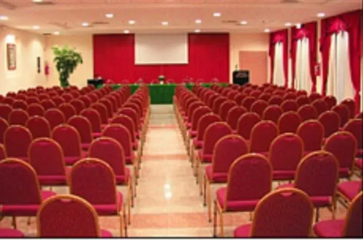 Business facilities in Hotel Executive Meeting & Events