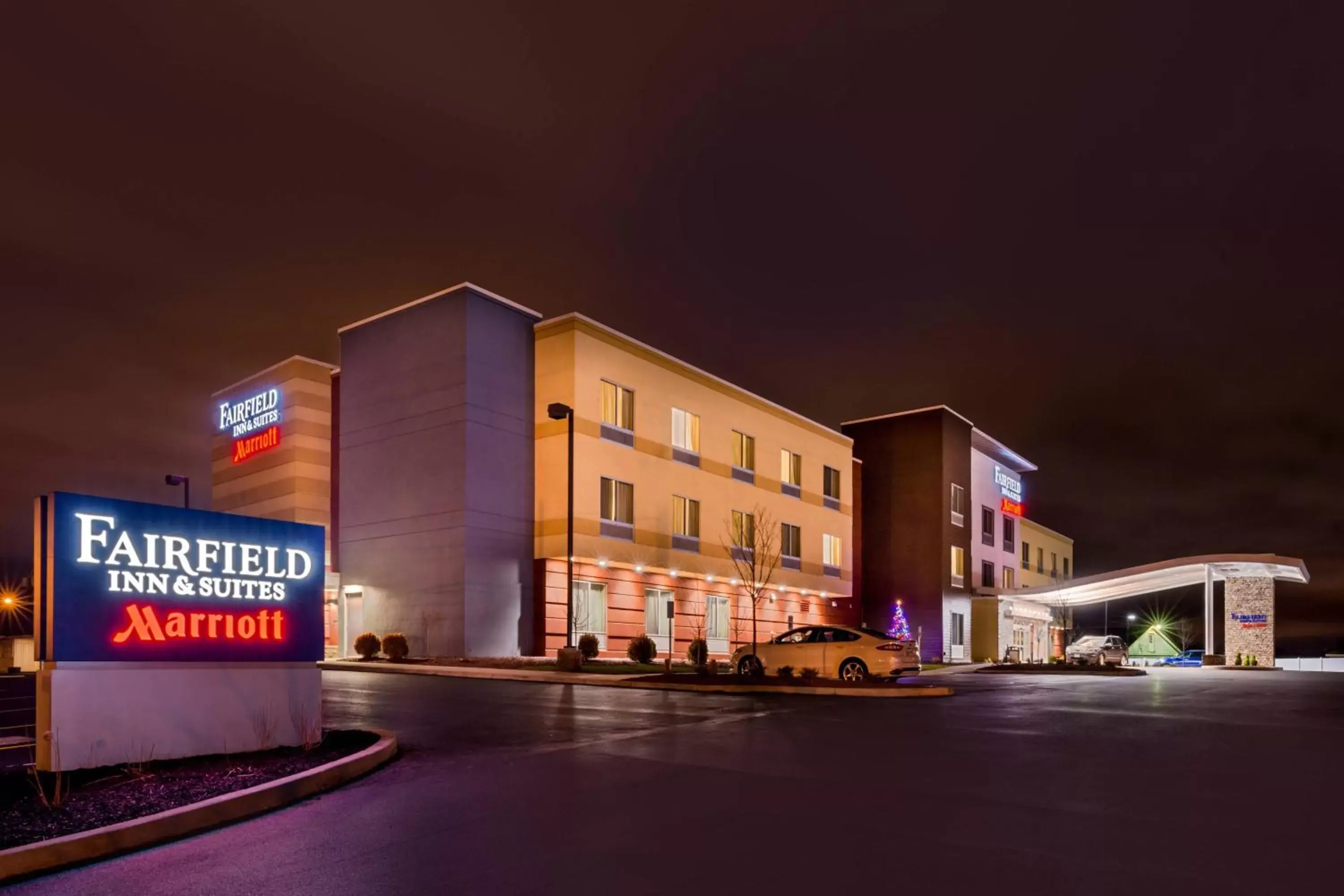 Property Building in Fairfield Inn & Suites by Marriott Utica