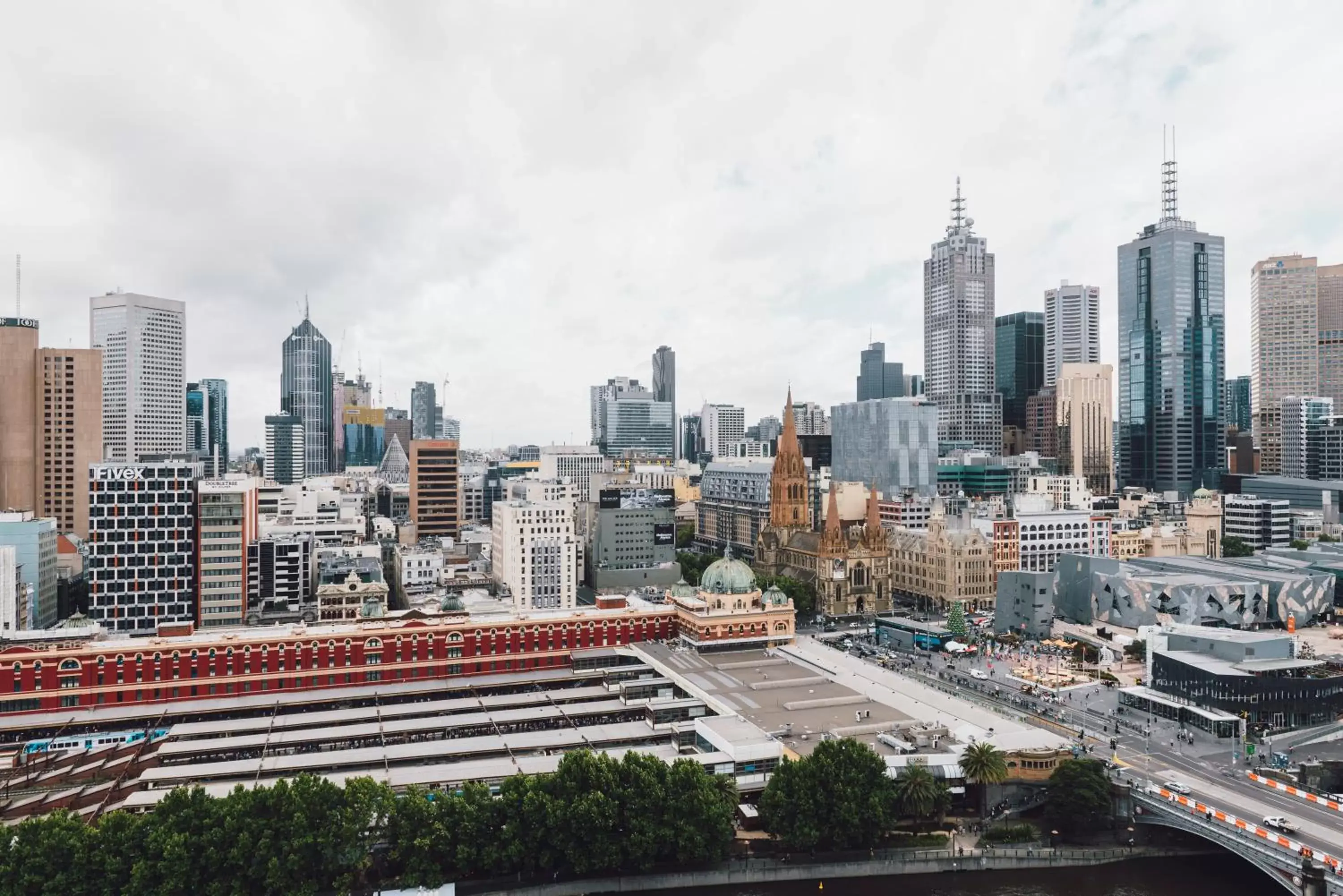 City view in Quay West Suites Melbourne