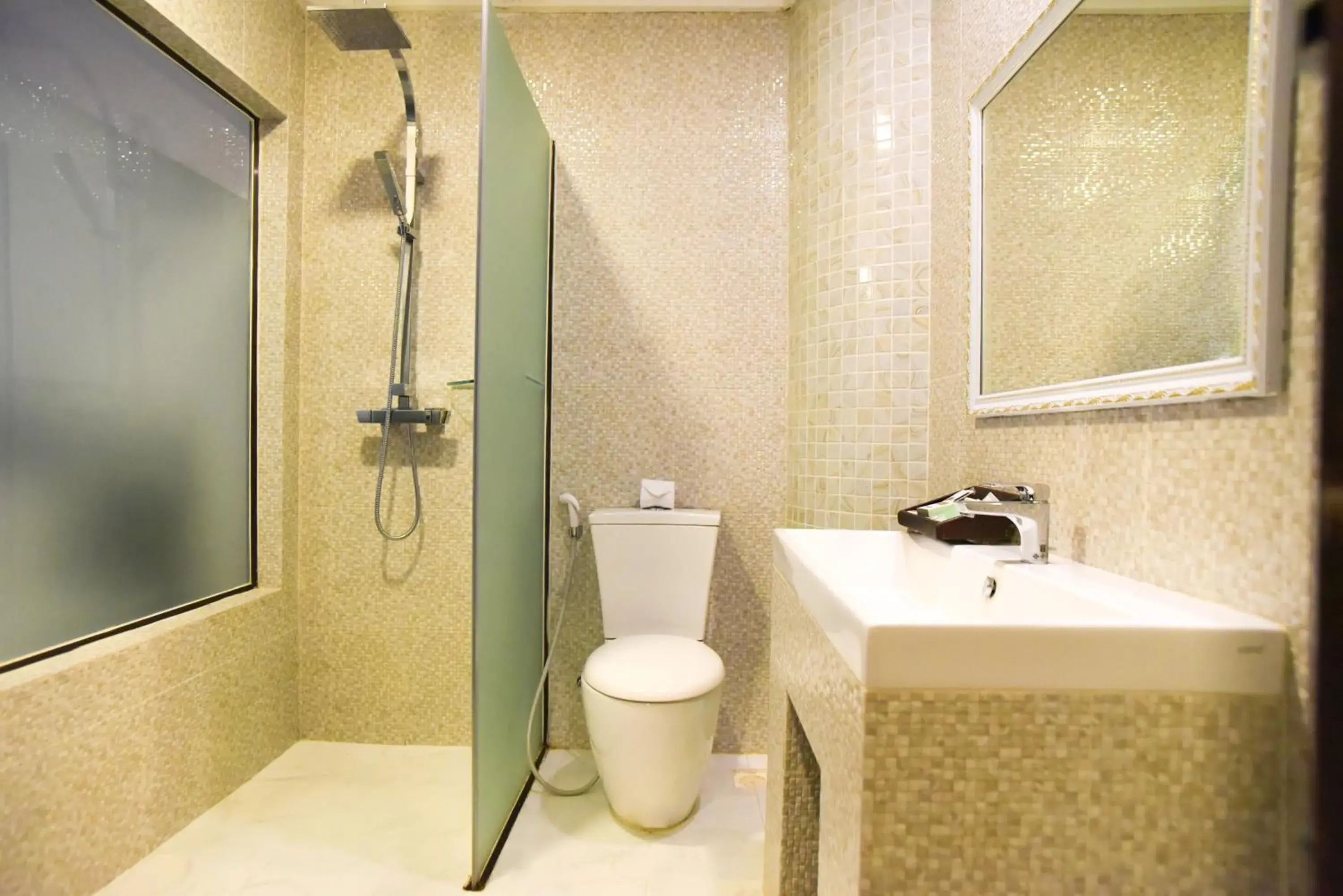 Shower, Bathroom in Lucky Angkor Hotel & Spa