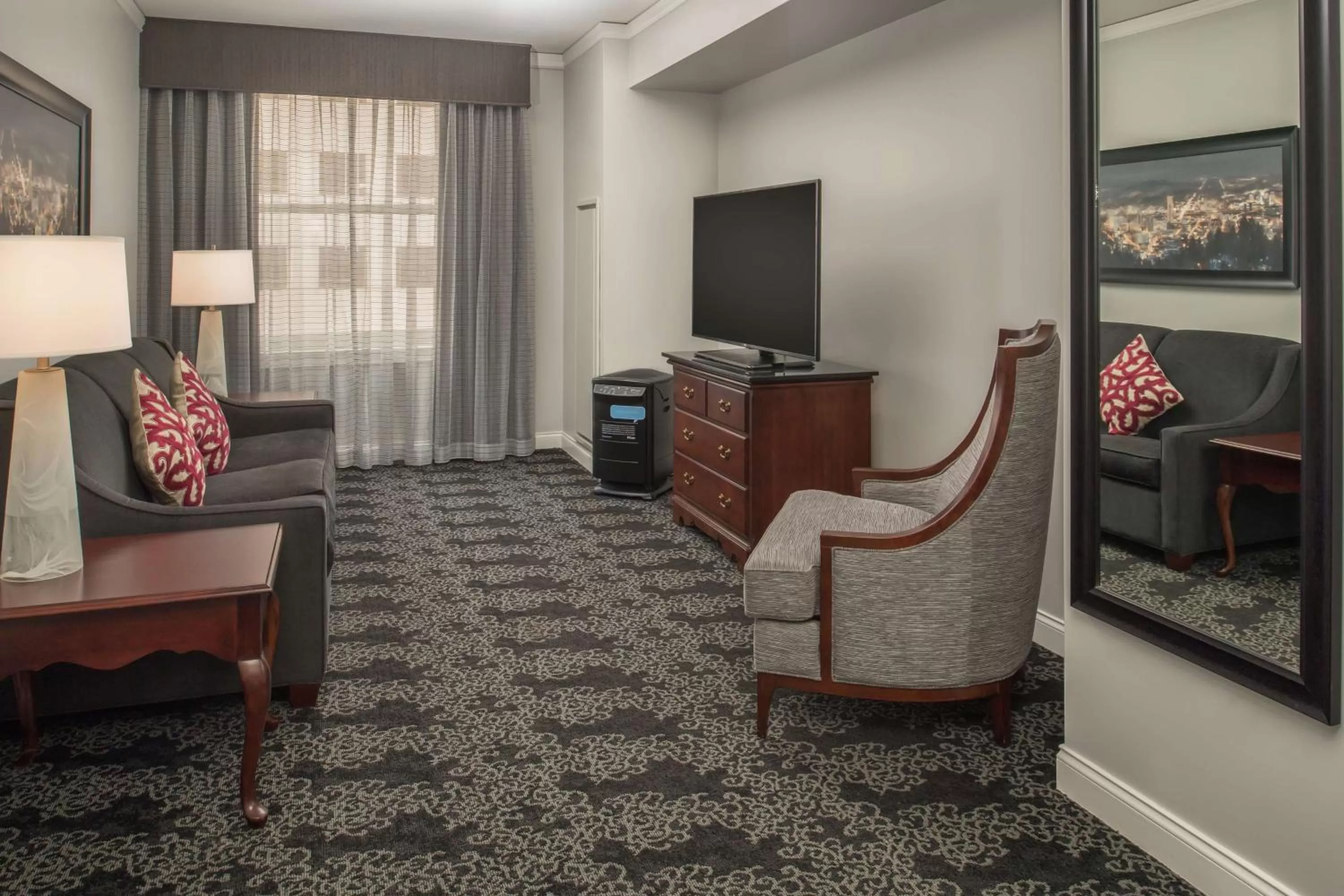Bedroom in Embassy Suites by Hilton Portland Downtown