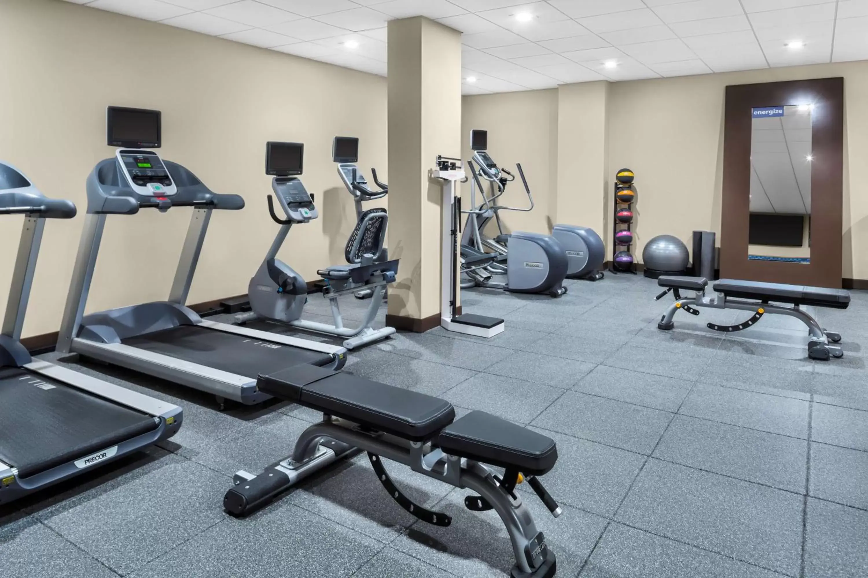 Fitness centre/facilities, Fitness Center/Facilities in Hampton Inn & Suites Los Angeles/Hollywood, CA