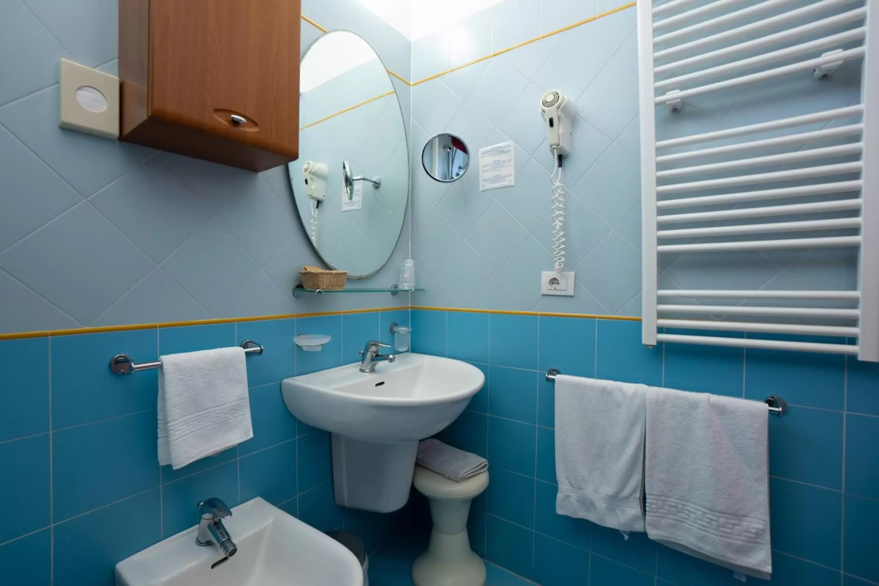 Bathroom in Hotel Lungomare