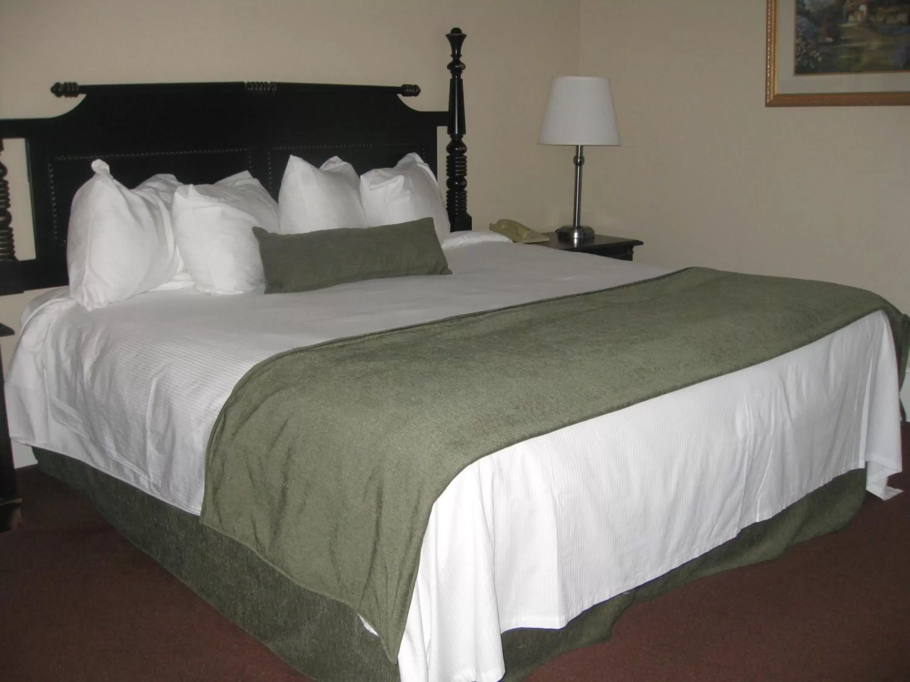 Bed in Glynmill Inn