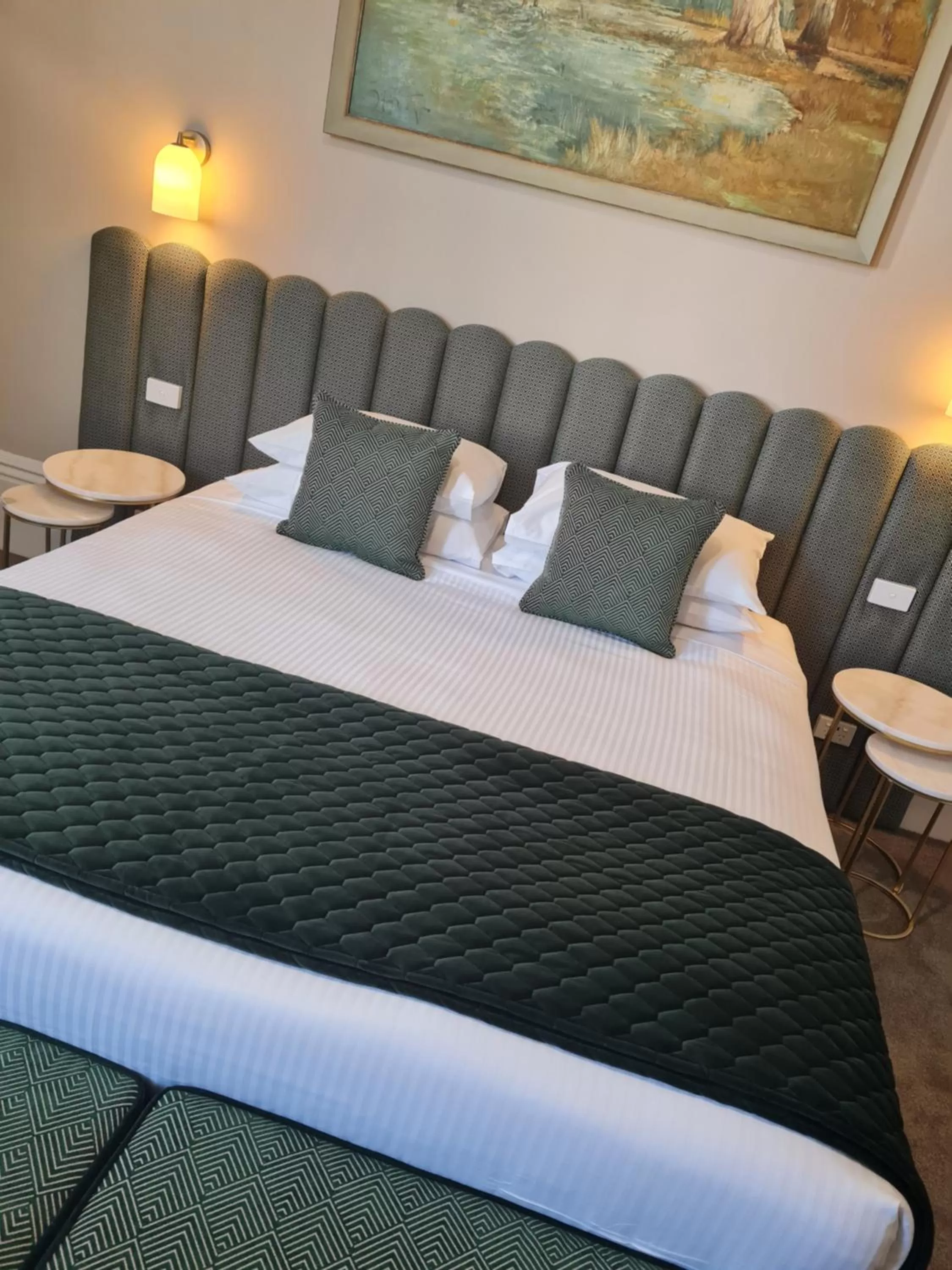 Bed in Mount Gambier Hotel