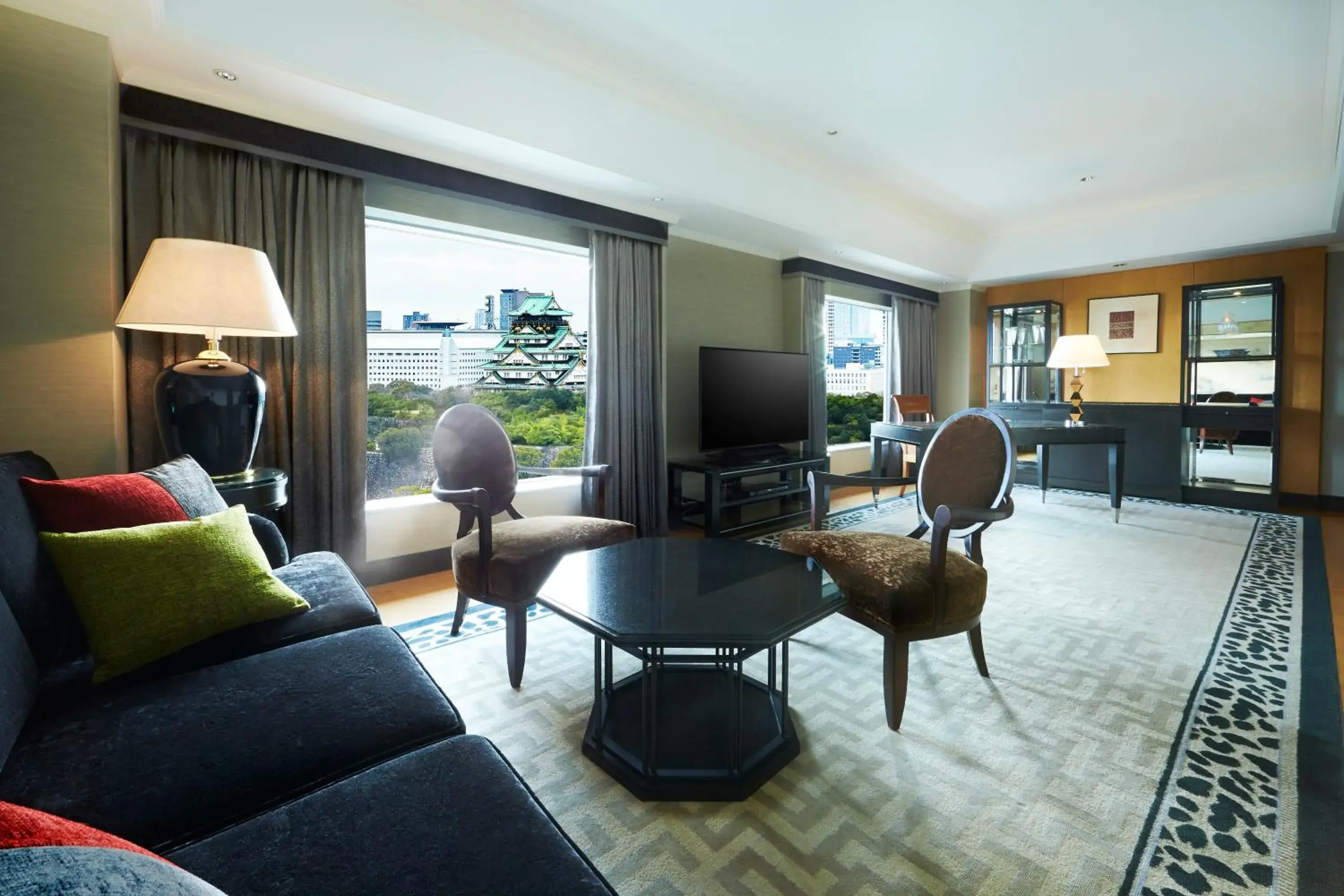 Living room, Seating Area in Hotel New Otani Osaka