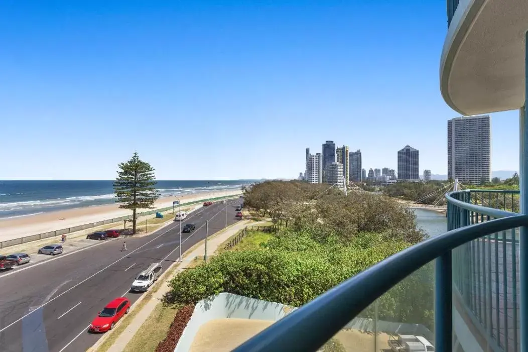 Sea view, Balcony/Terrace in The Waterford on Main Beach