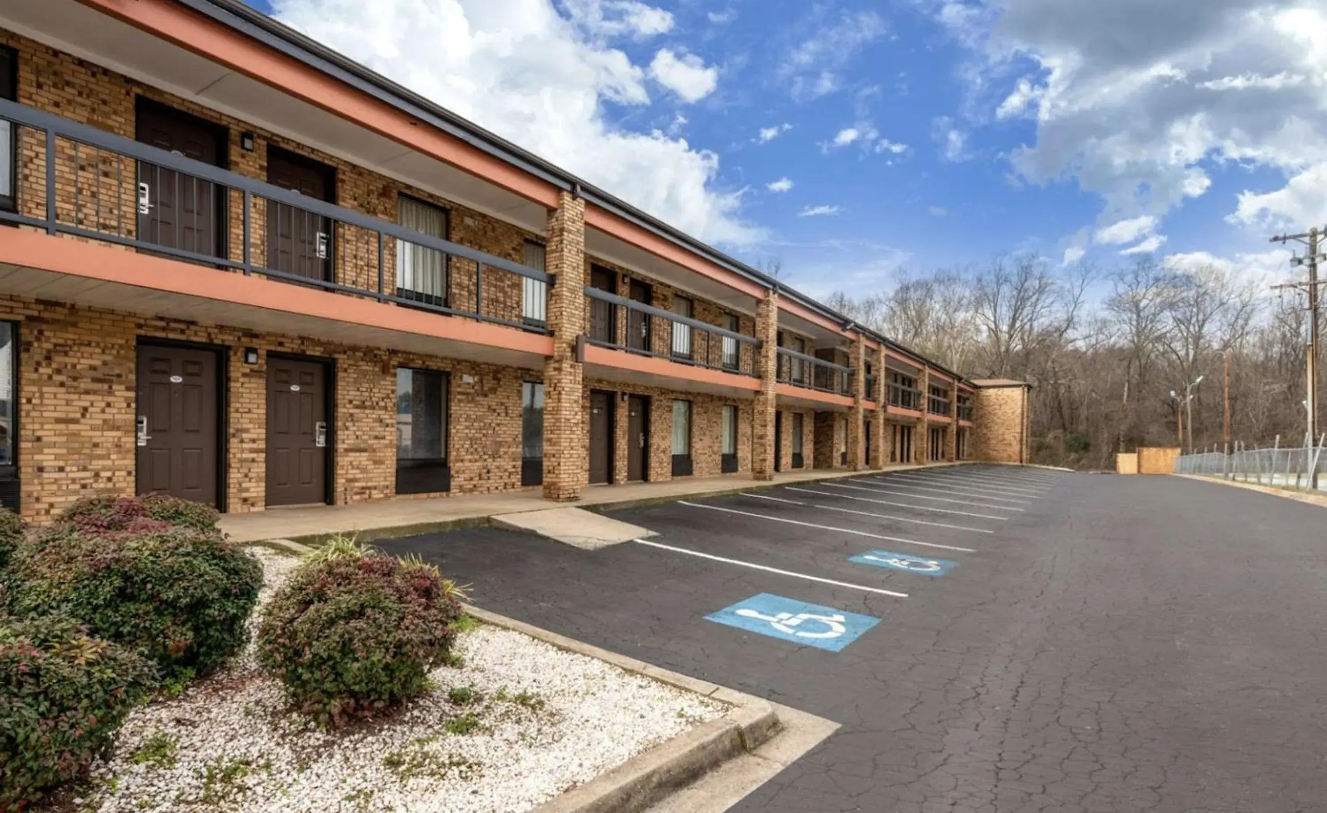 Property Building in Econo Lodge Inn Suites