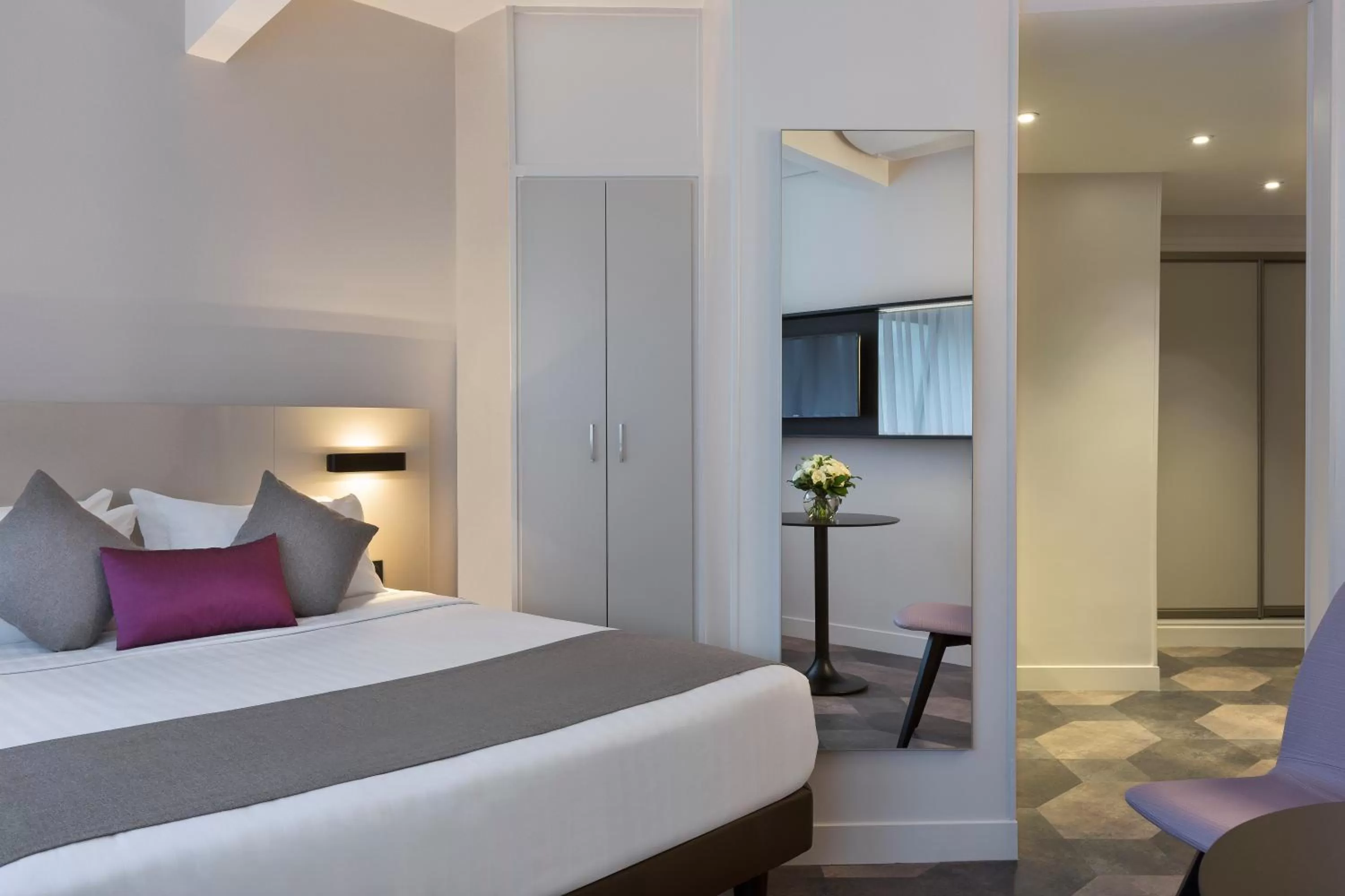 Bedroom, Bed in Citadines Trocadéro Paris