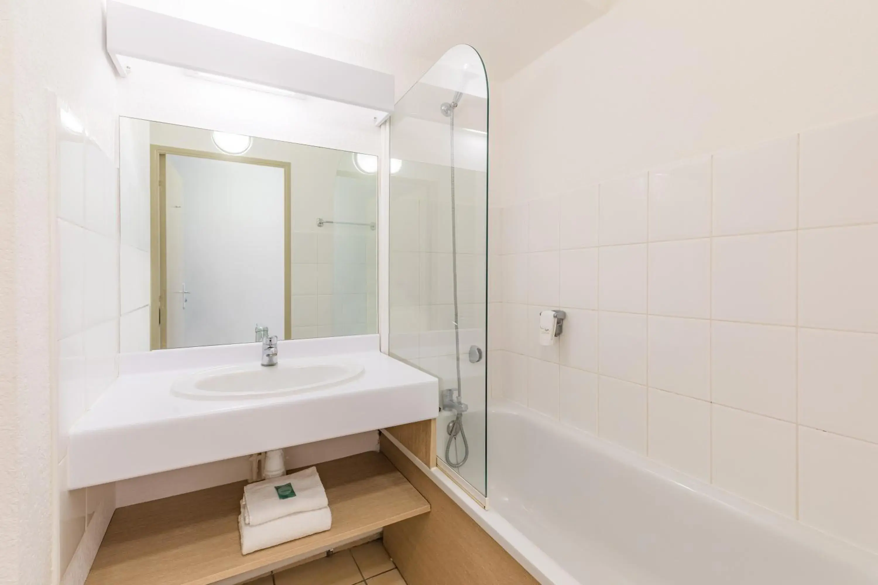 Bathroom in Appart'City Aix en Provence - La Duranne