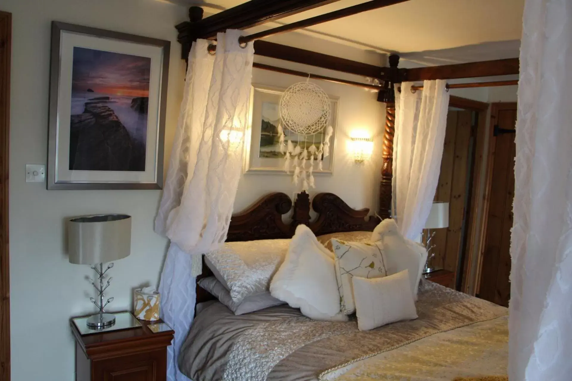 Bed, Seating Area in Melorne Farm Guest House