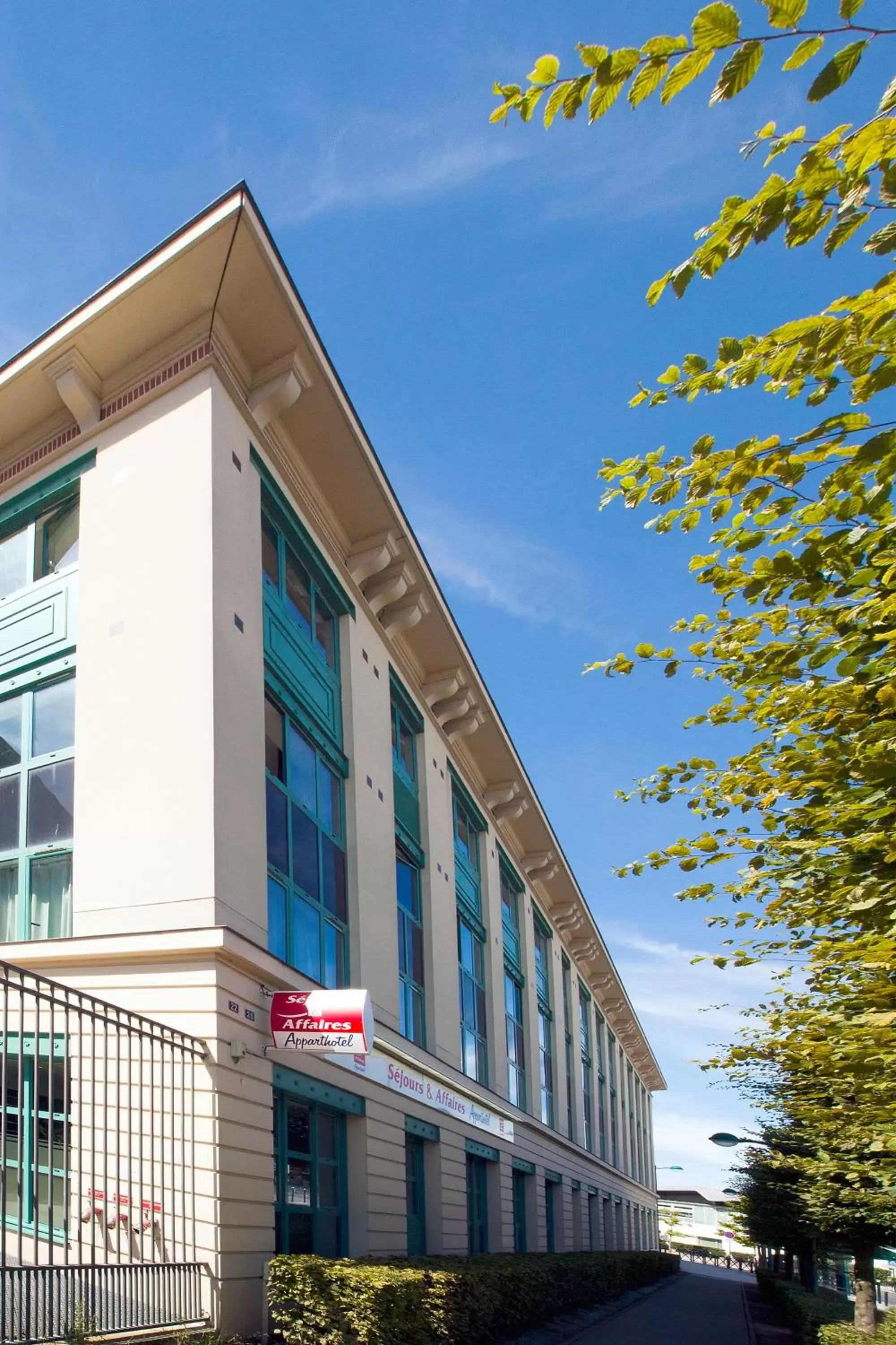 Facade/entrance in Séjours & Affaires Serris Rive Gauche Facade/entrance in Séjours & Affaires Serris Rive Gauche
