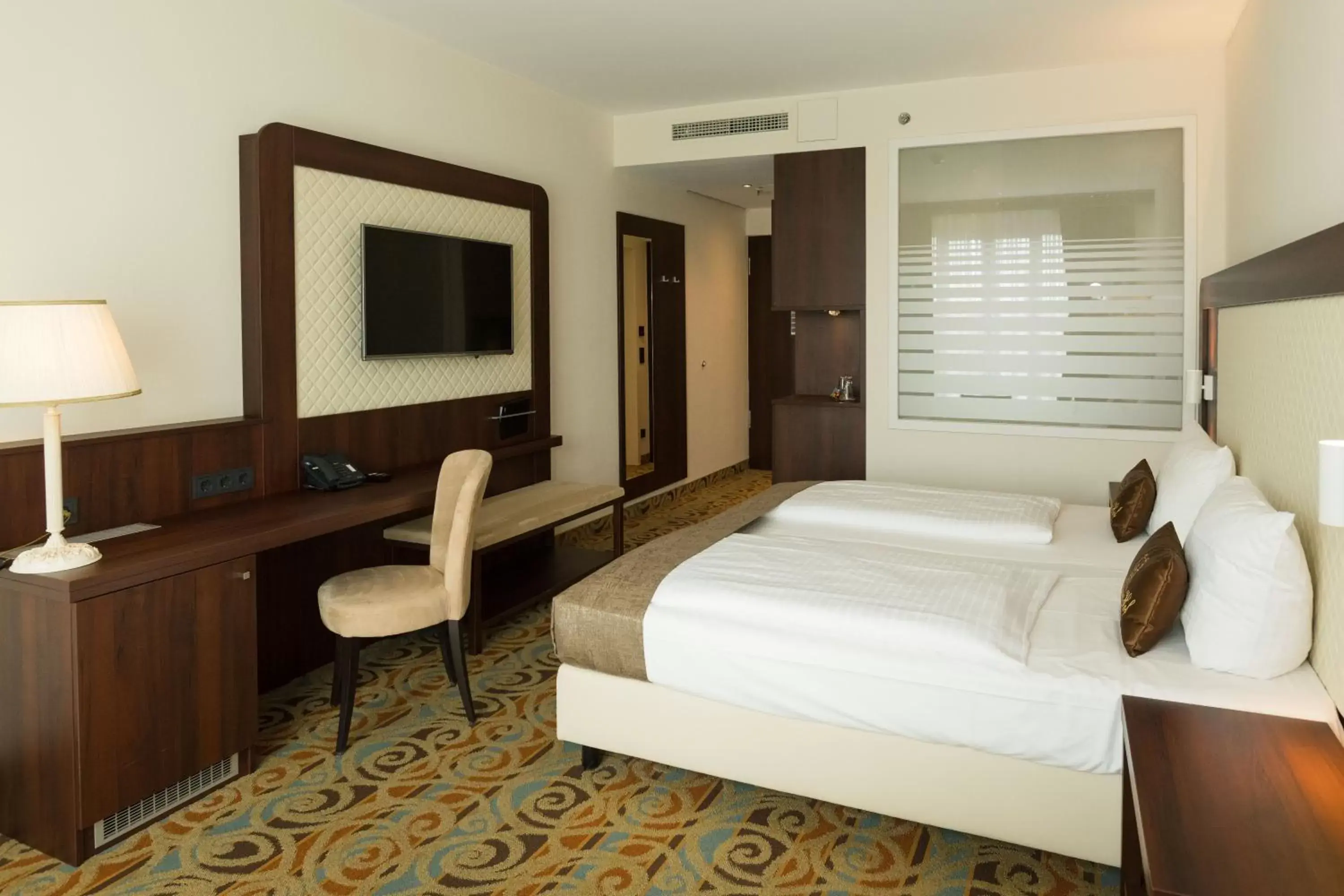 Photo of the whole room, Bed in Hotel Schopenhauer Hof Photo of the whole room, Bed in Hotel Schopenhauer Hof