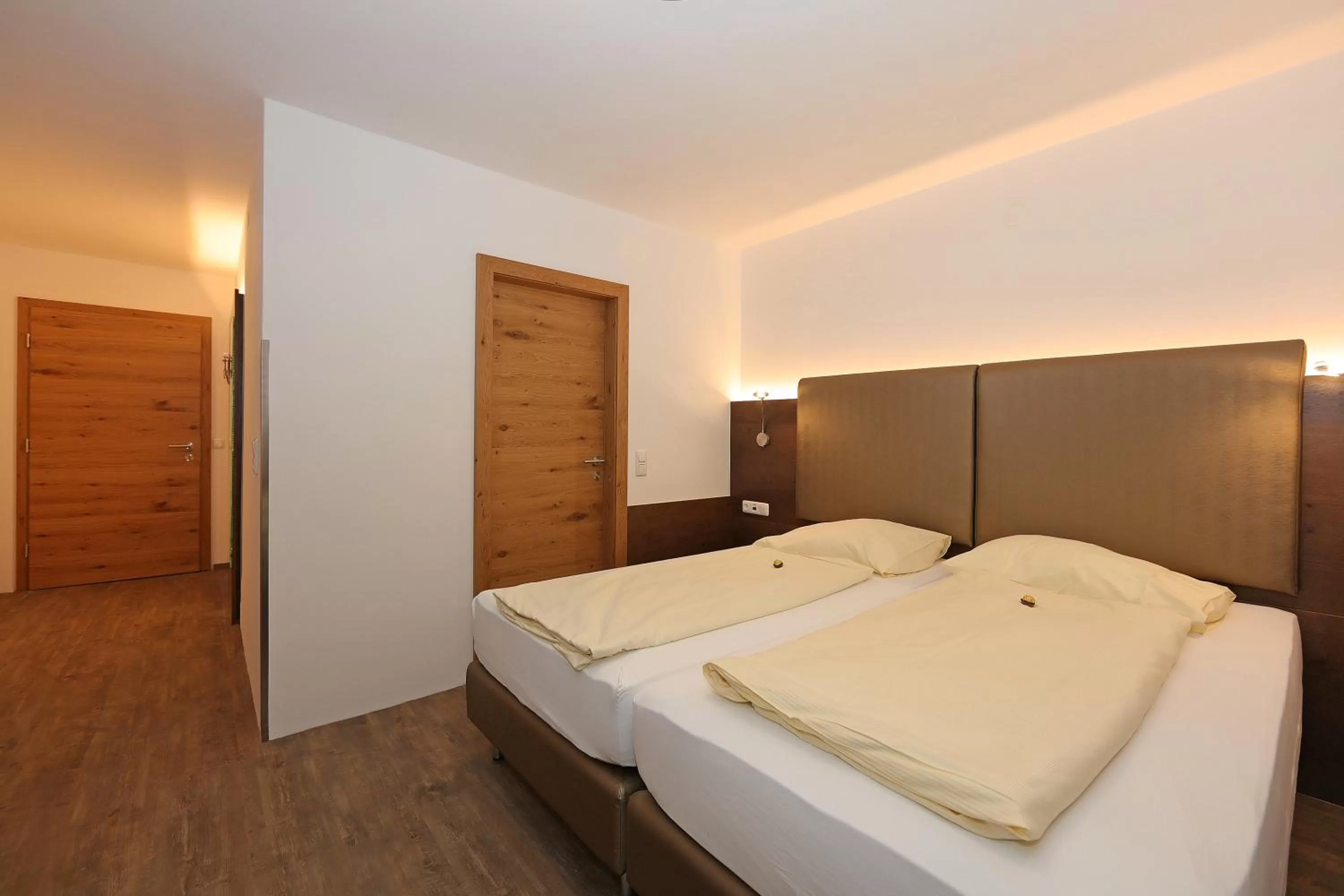 Photo of the whole room, Bed in Der Kaiserhof Ried