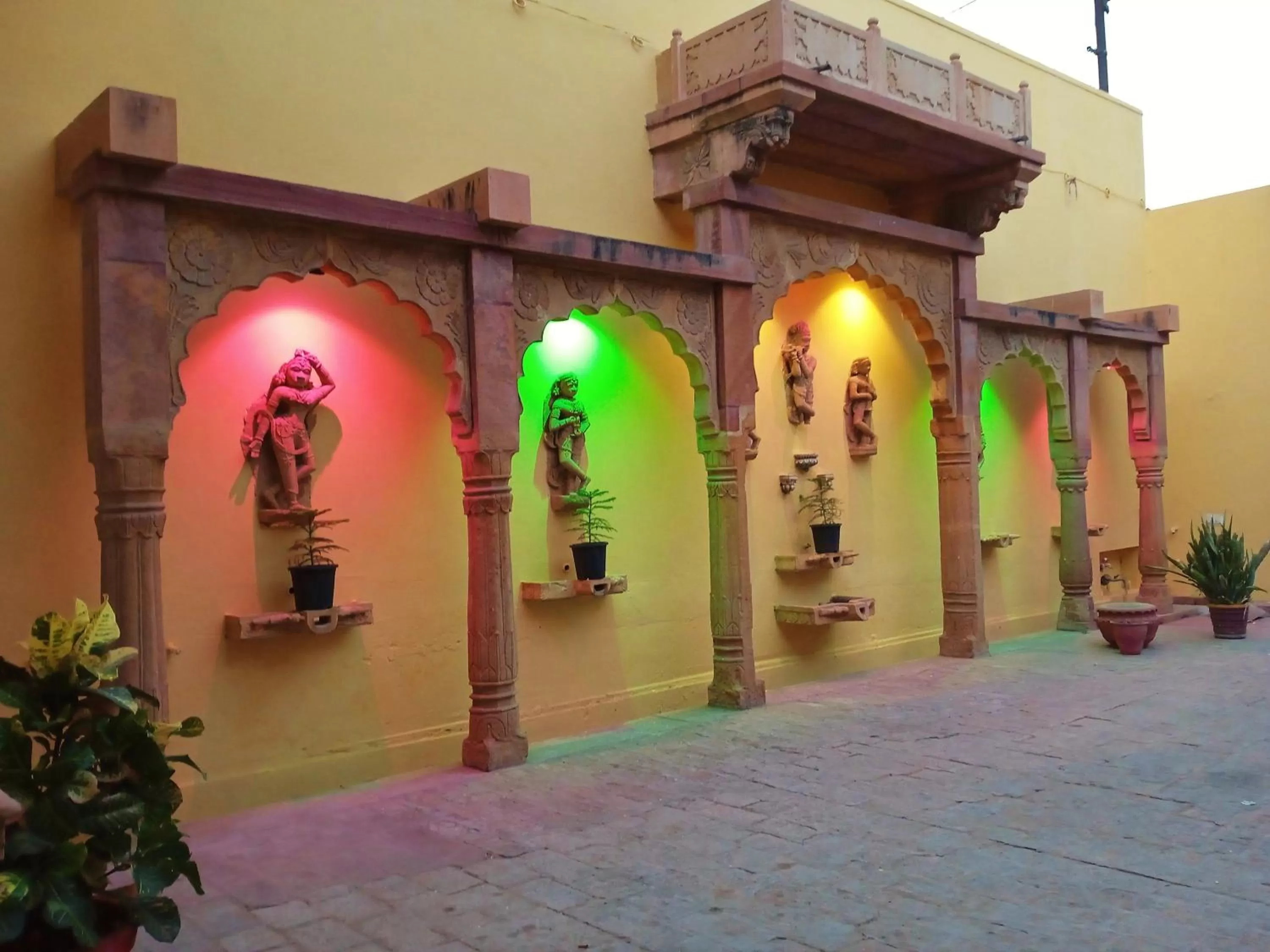 Facade/entrance in Rigmor haveli