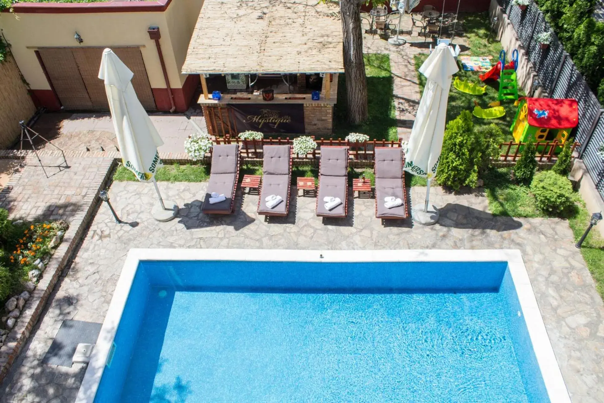 BBQ facilities, Pool View in Villa Mystique