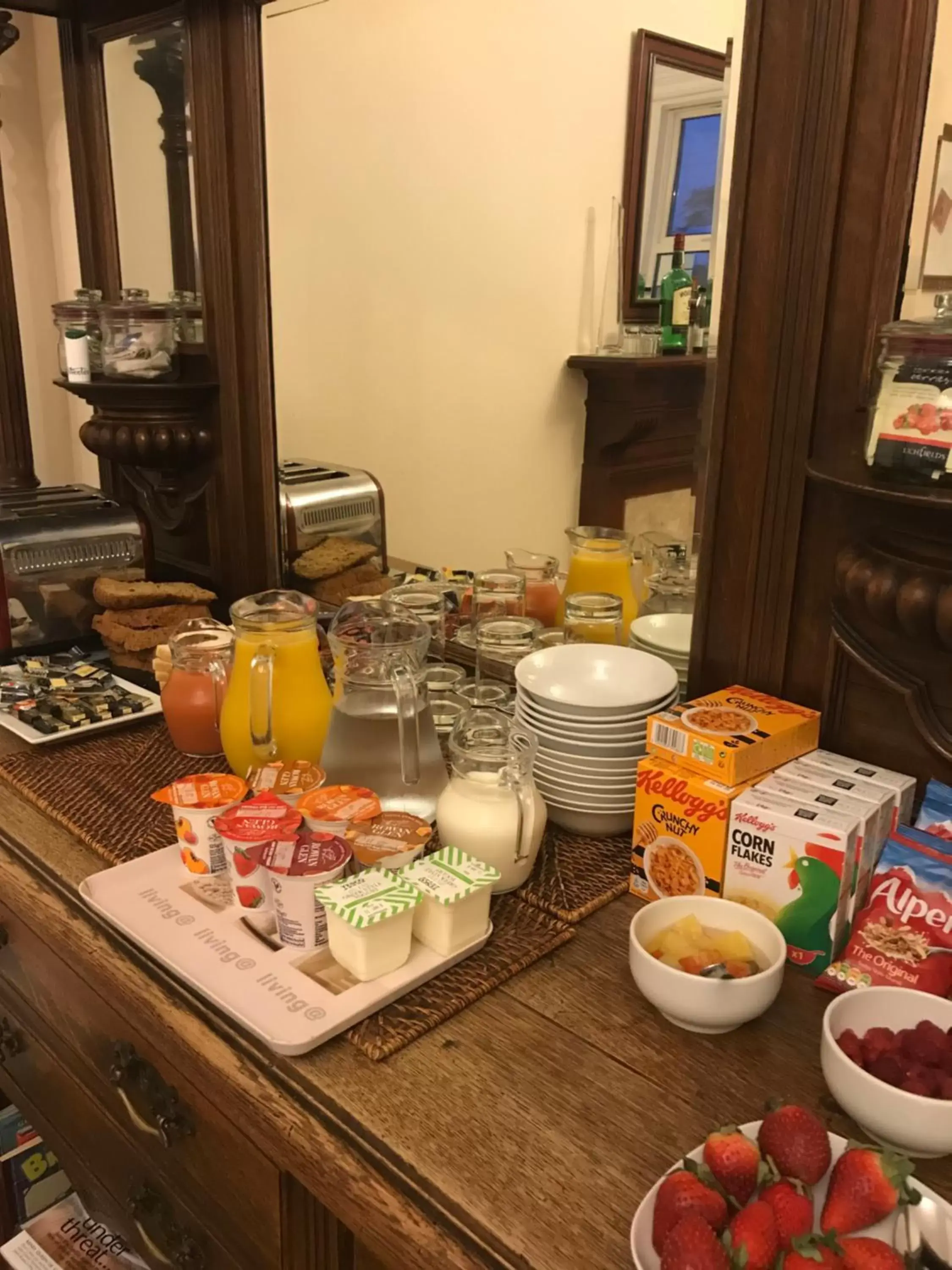 Continental breakfast in Ravenswood Guest House