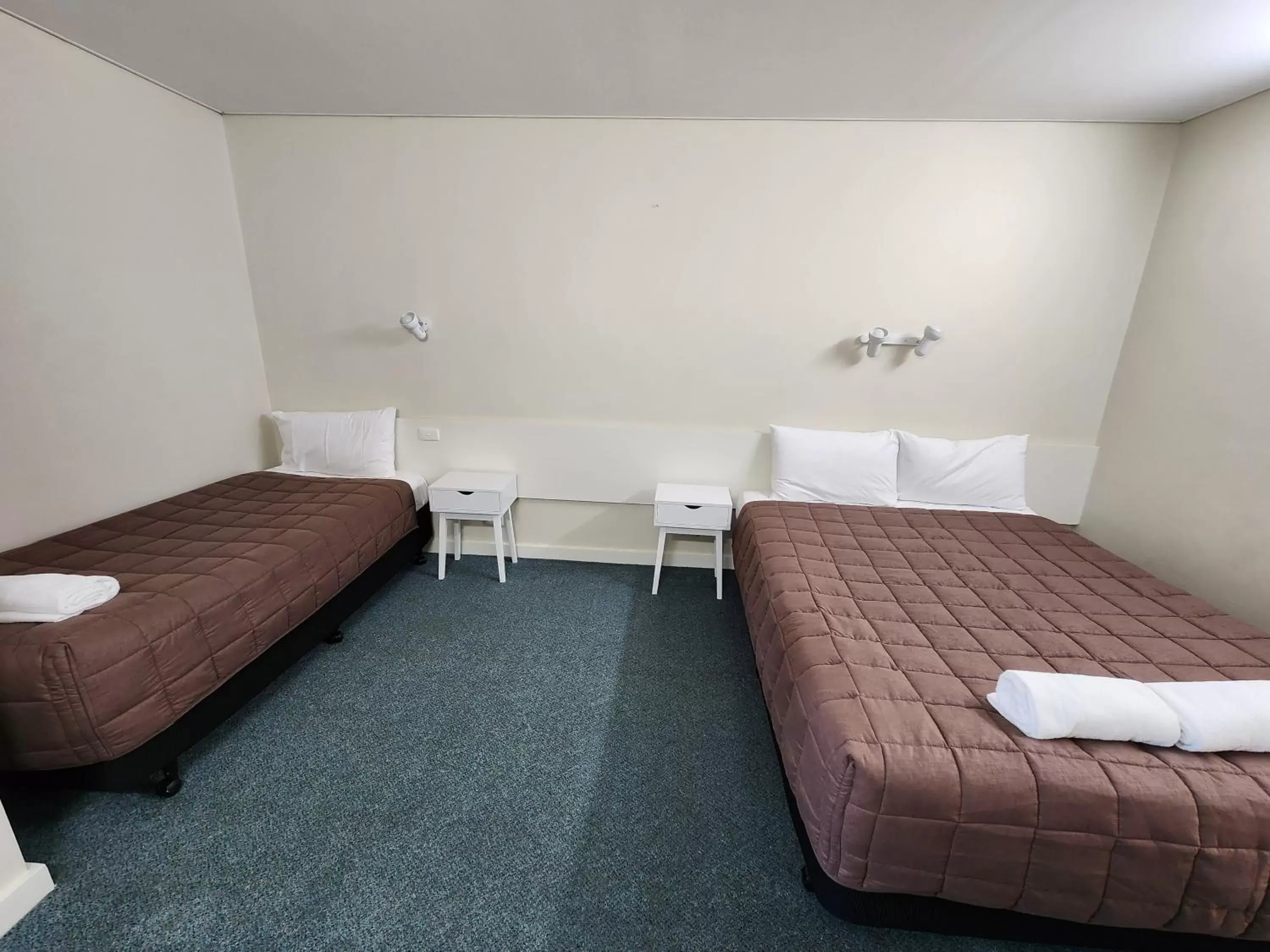 Bed in Hume Inn Motel Albury CBD