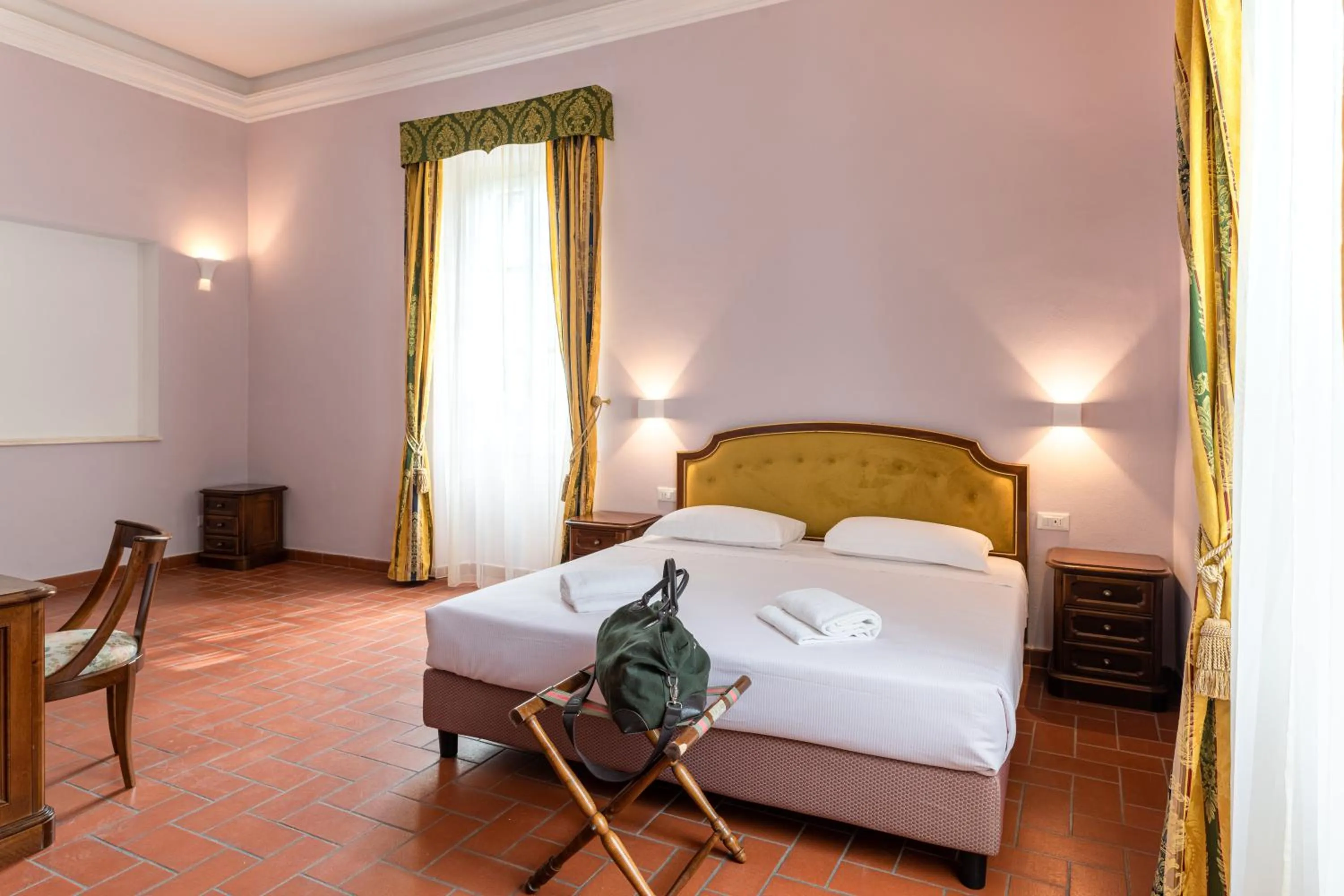 Photo of the whole room, Bed in Hotel Villa San Michele