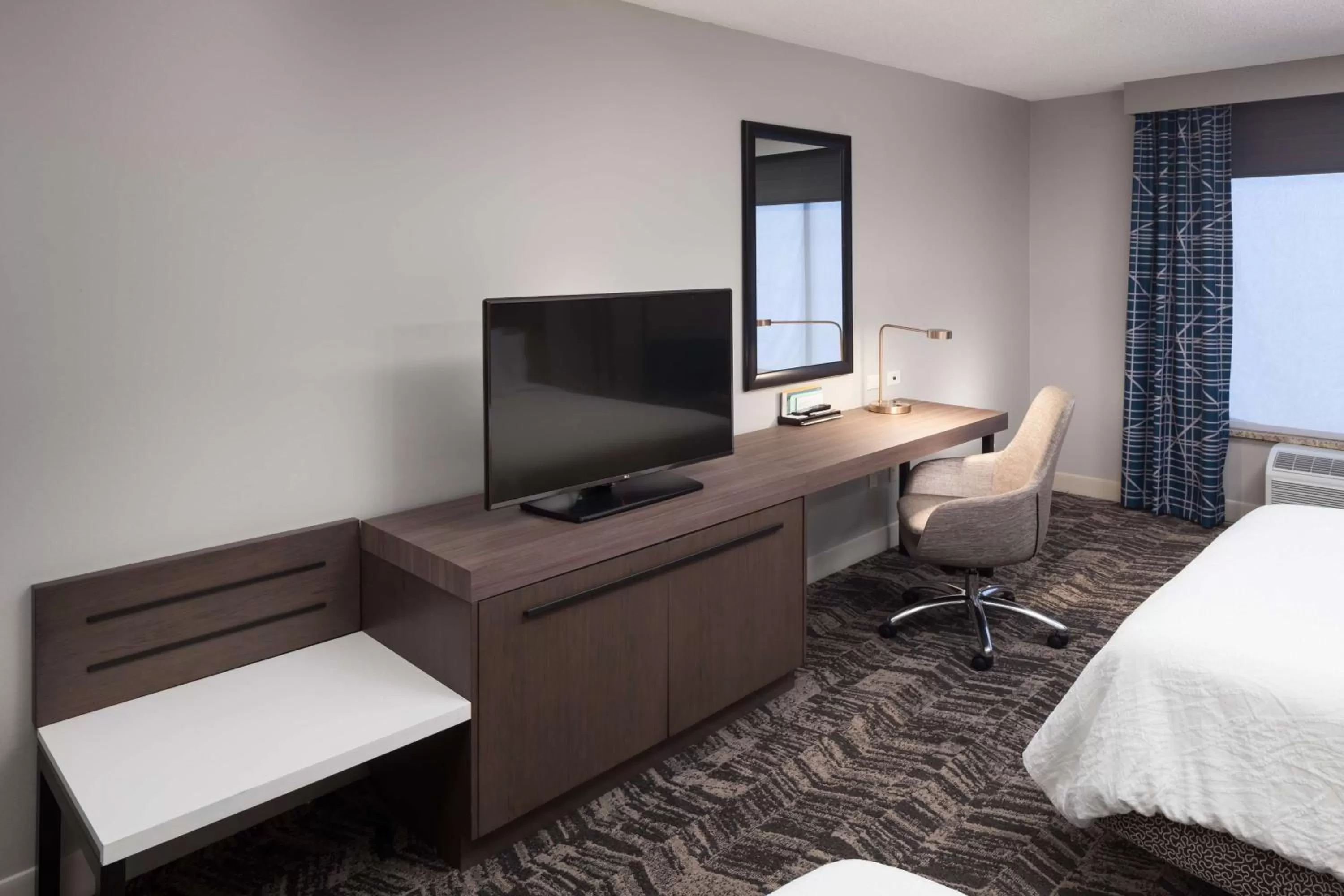 TV and multimedia, Bed in Hilton Garden Inn Hilton Head