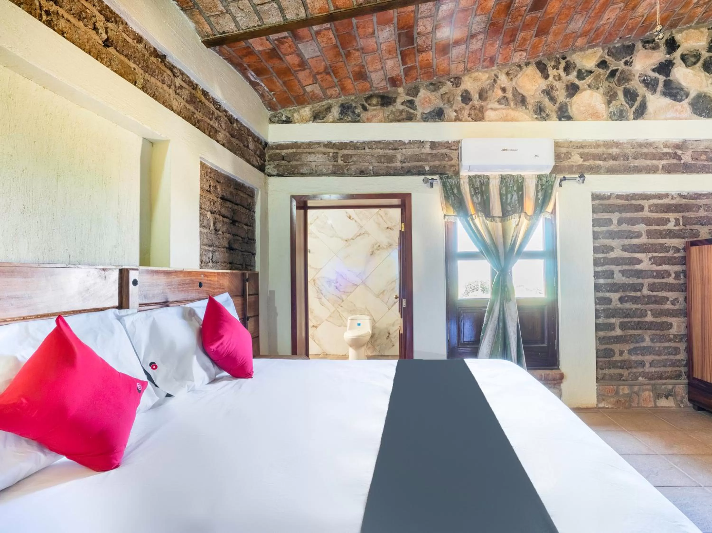 Bedroom in Capital O Hotel Posada Terraza, Tequila Jalisco