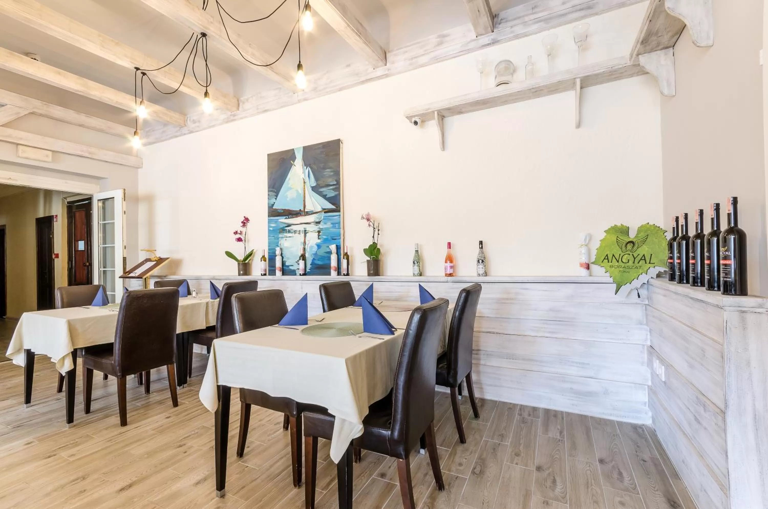 Restaurant/places to eat in Park Hotel Ambrózia