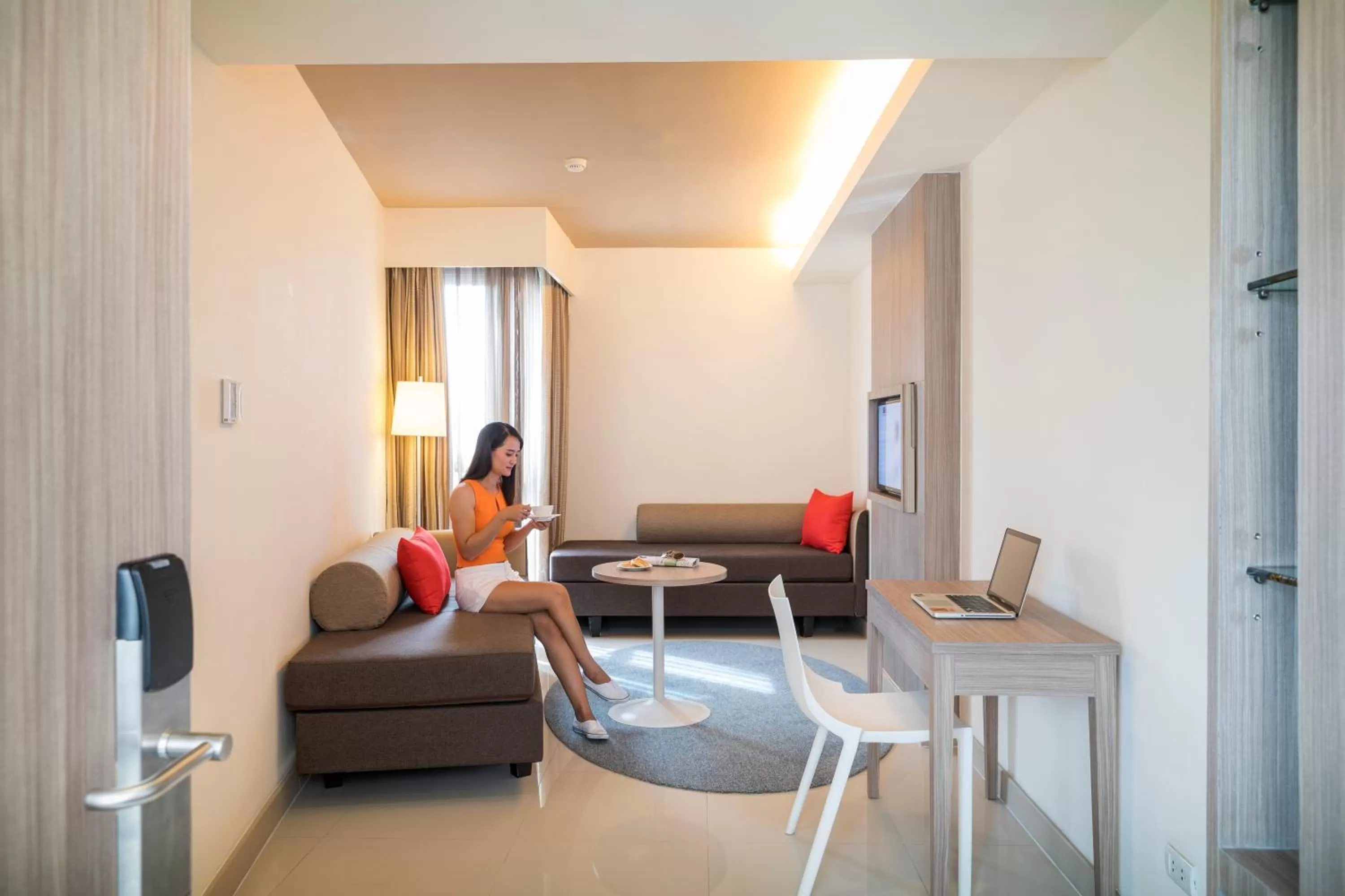 Seating area in Travelodge Pattaya