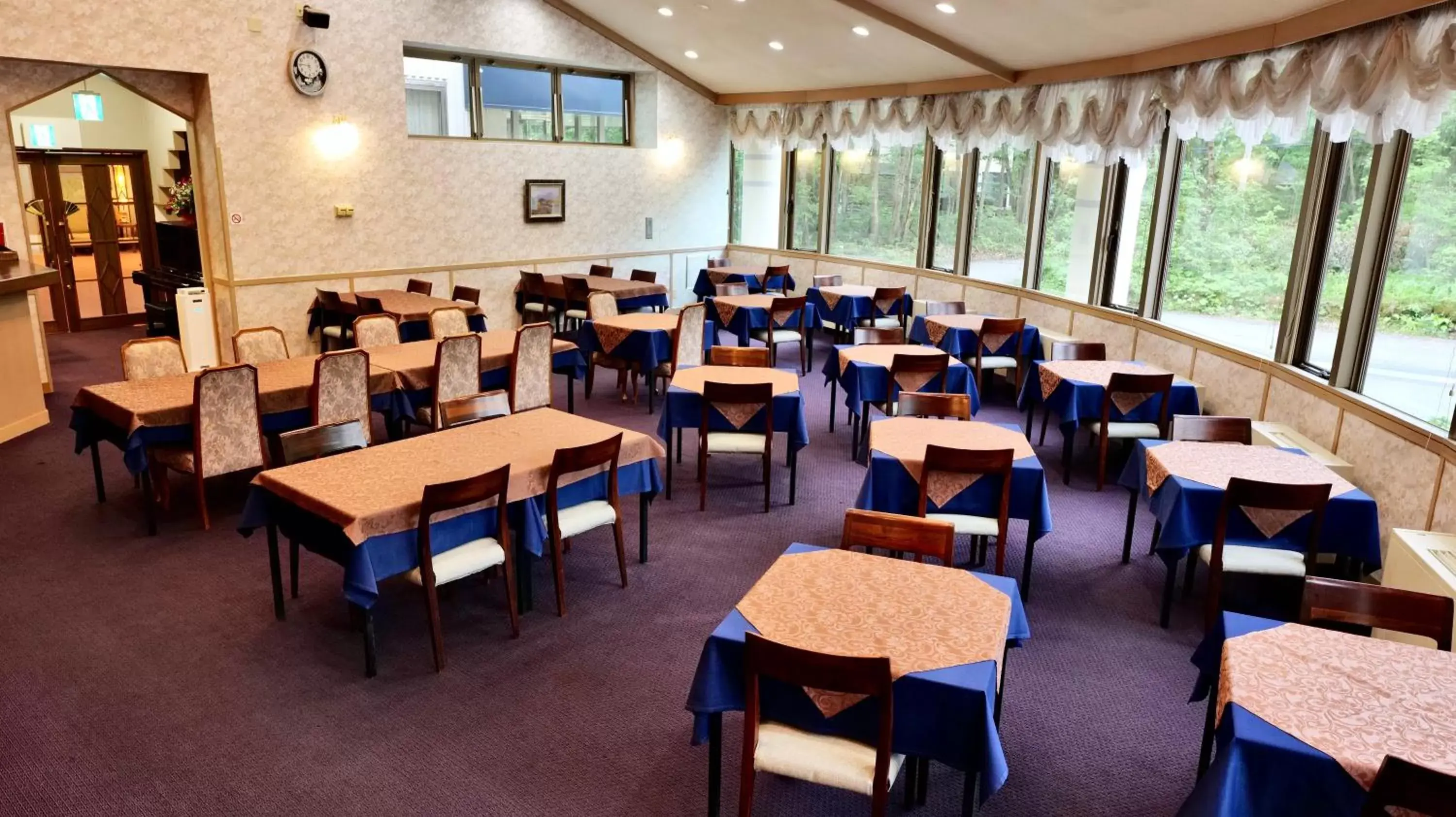 Restaurant/places to eat in Hotel Oak Forest Restaurant/places to eat in Hotel Oak Forest