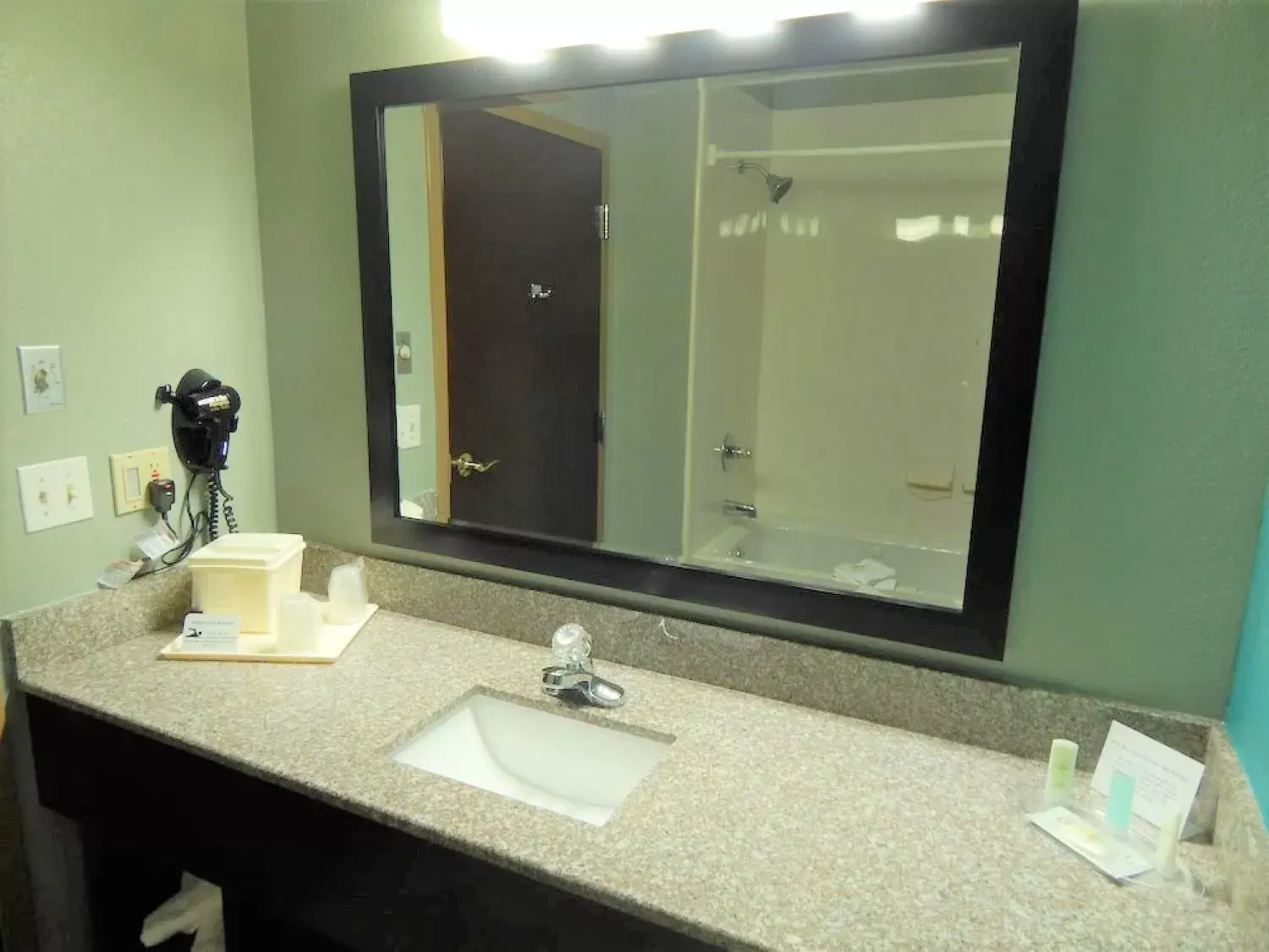 Bathroom in Comfort Suites Tampa/Brandon