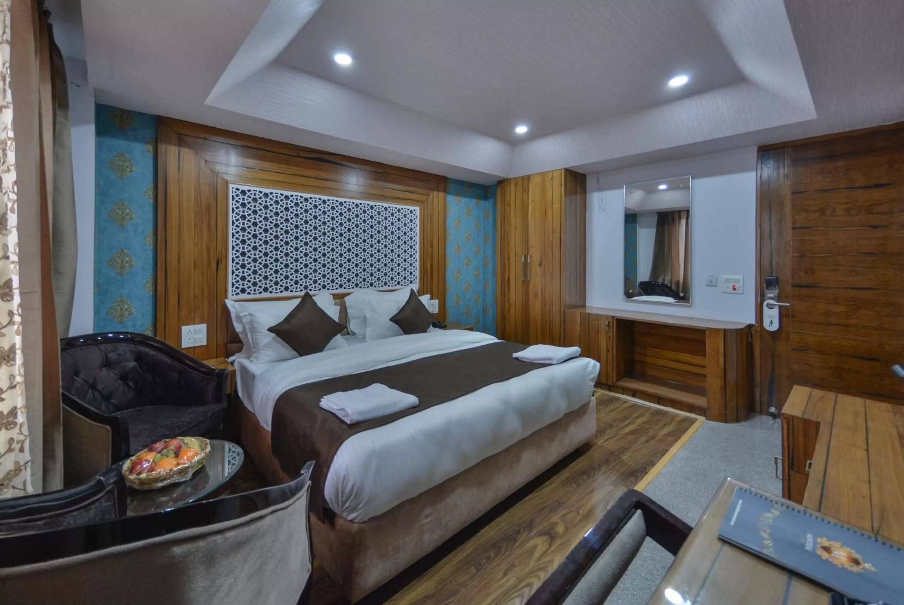 TV and multimedia in Hotel The Montreal