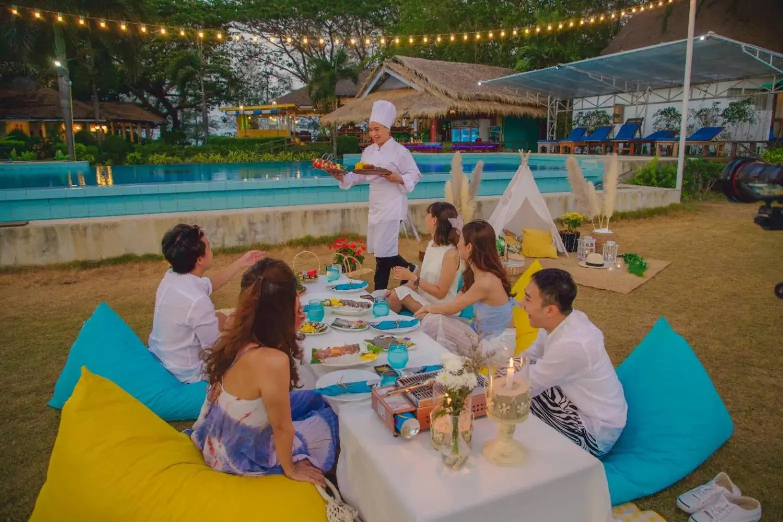 Dining area in Twin Bay Resort - SHA Extra Plus