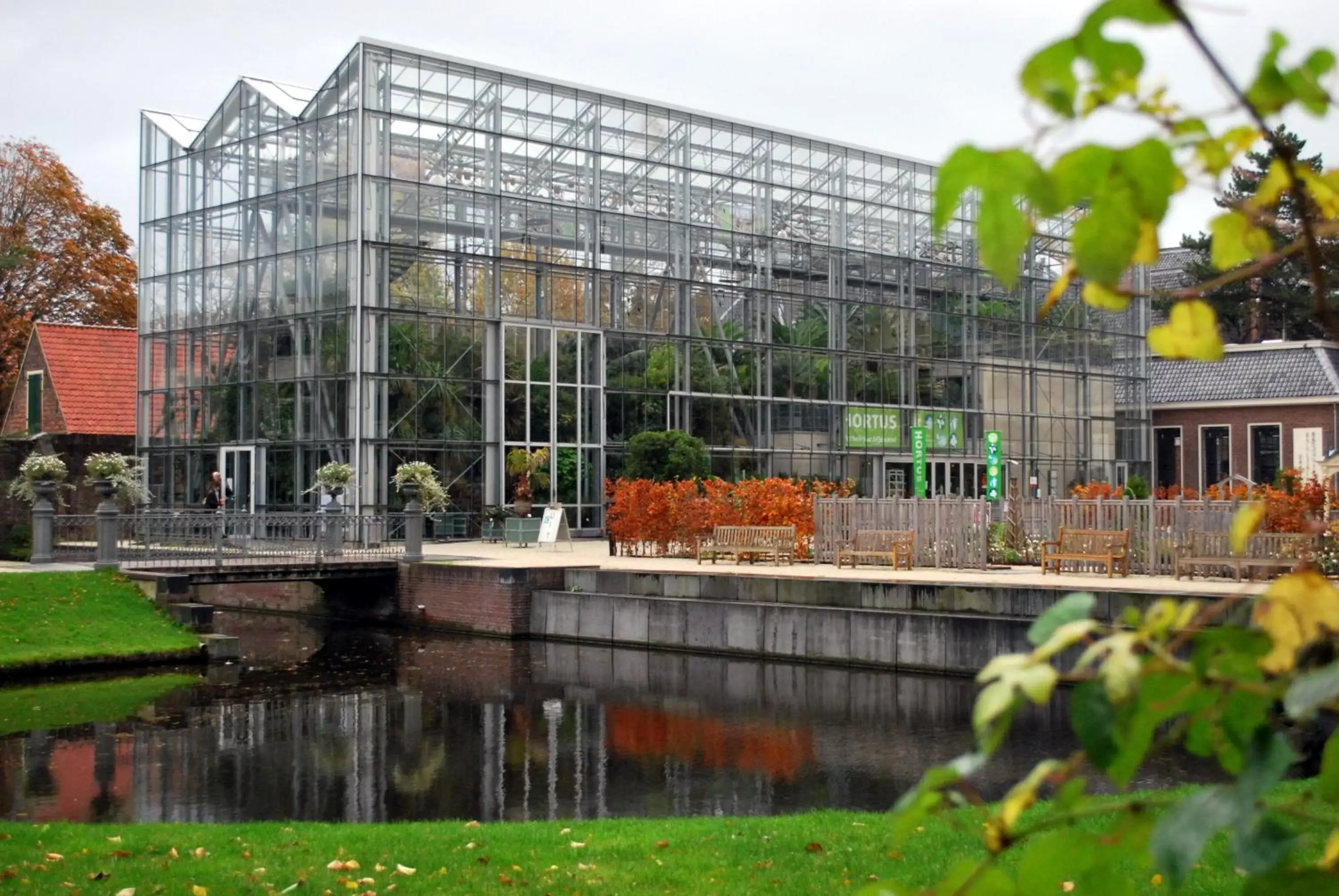 Facade/entrance, Property Building in Golden Tulip Leiden Centre