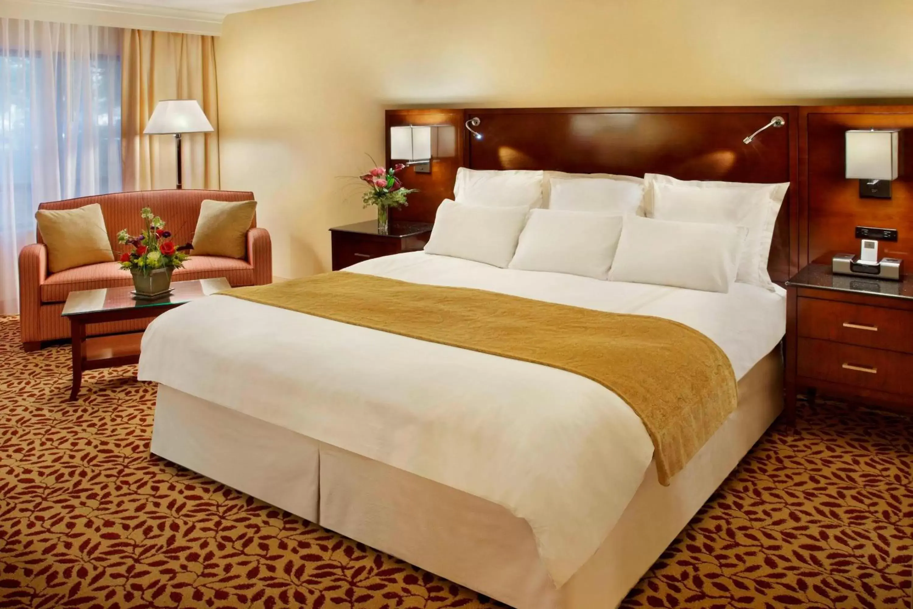 Photo of the whole room, Bed in Trumbull Marriott Shelton